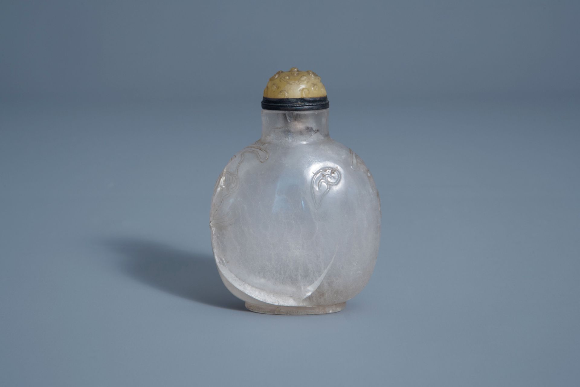 A Chinese rock crystal snuff bottle, 19th C. - Bild 3 aus 6