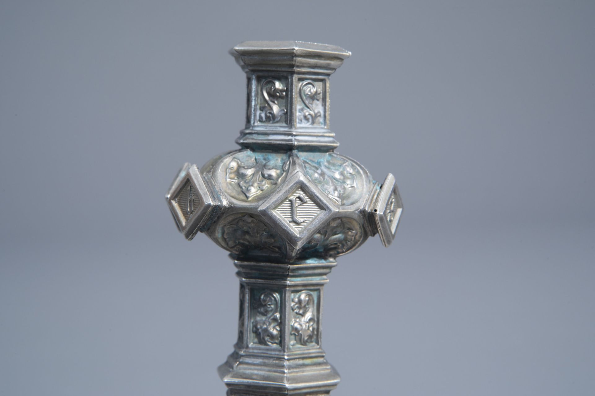 A silver plated Gothic Revival candlestick, France, 19th/20th C. - Bild 11 aus 19