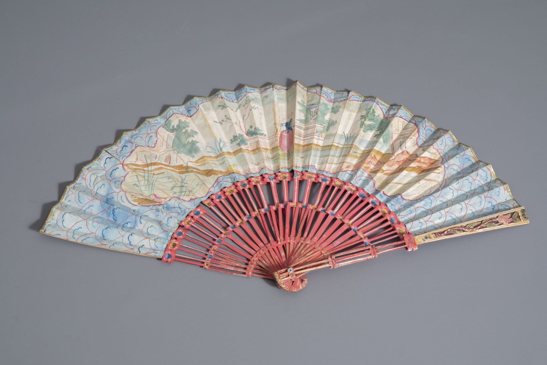 A French painted ivory and paper fan, in the original box, 19th C. - Image 3 of 11