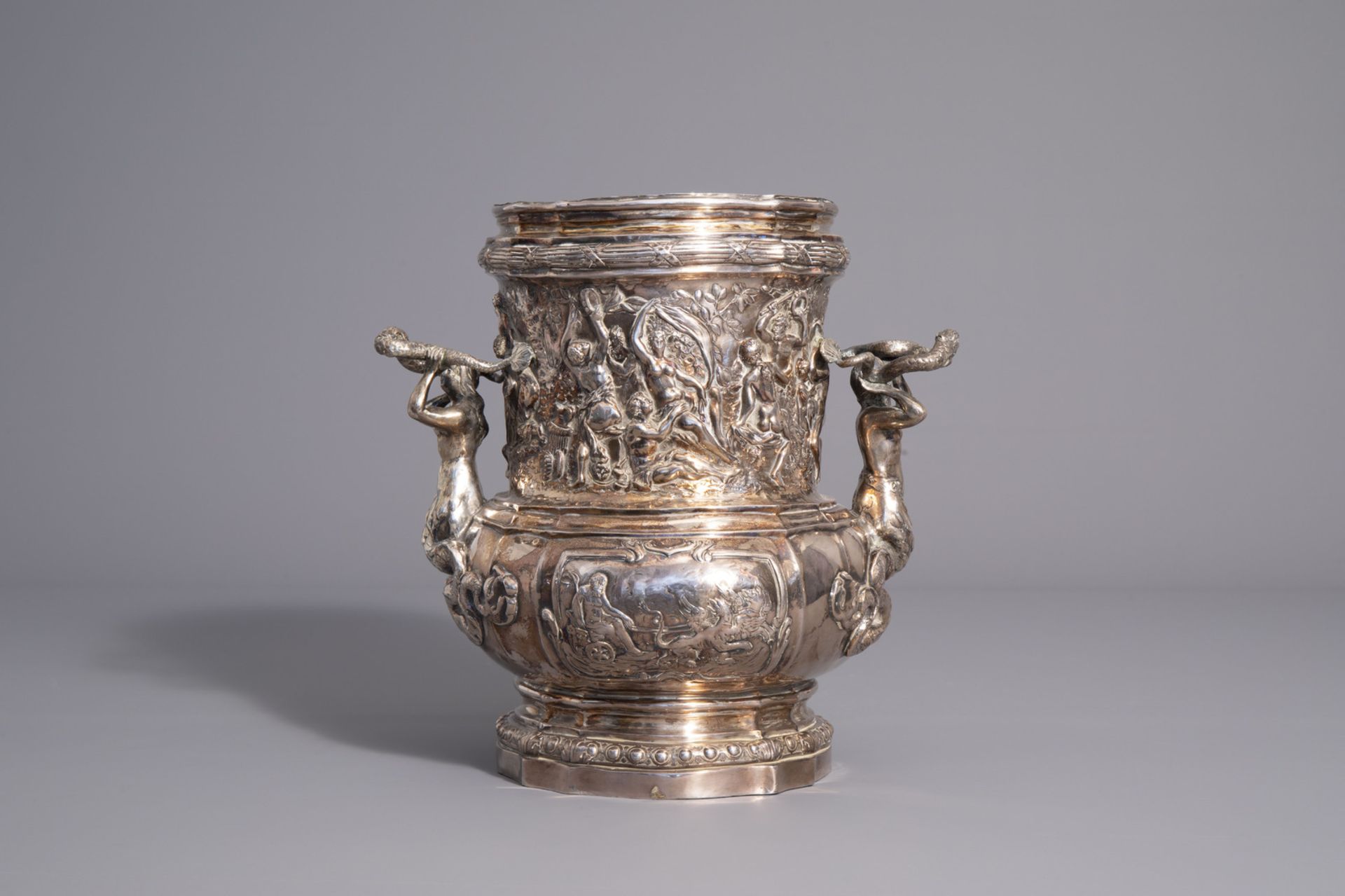 An exceptional silver wine cooler with mythological scenes all around, various marks, 19th/20th C. - Image 4 of 8