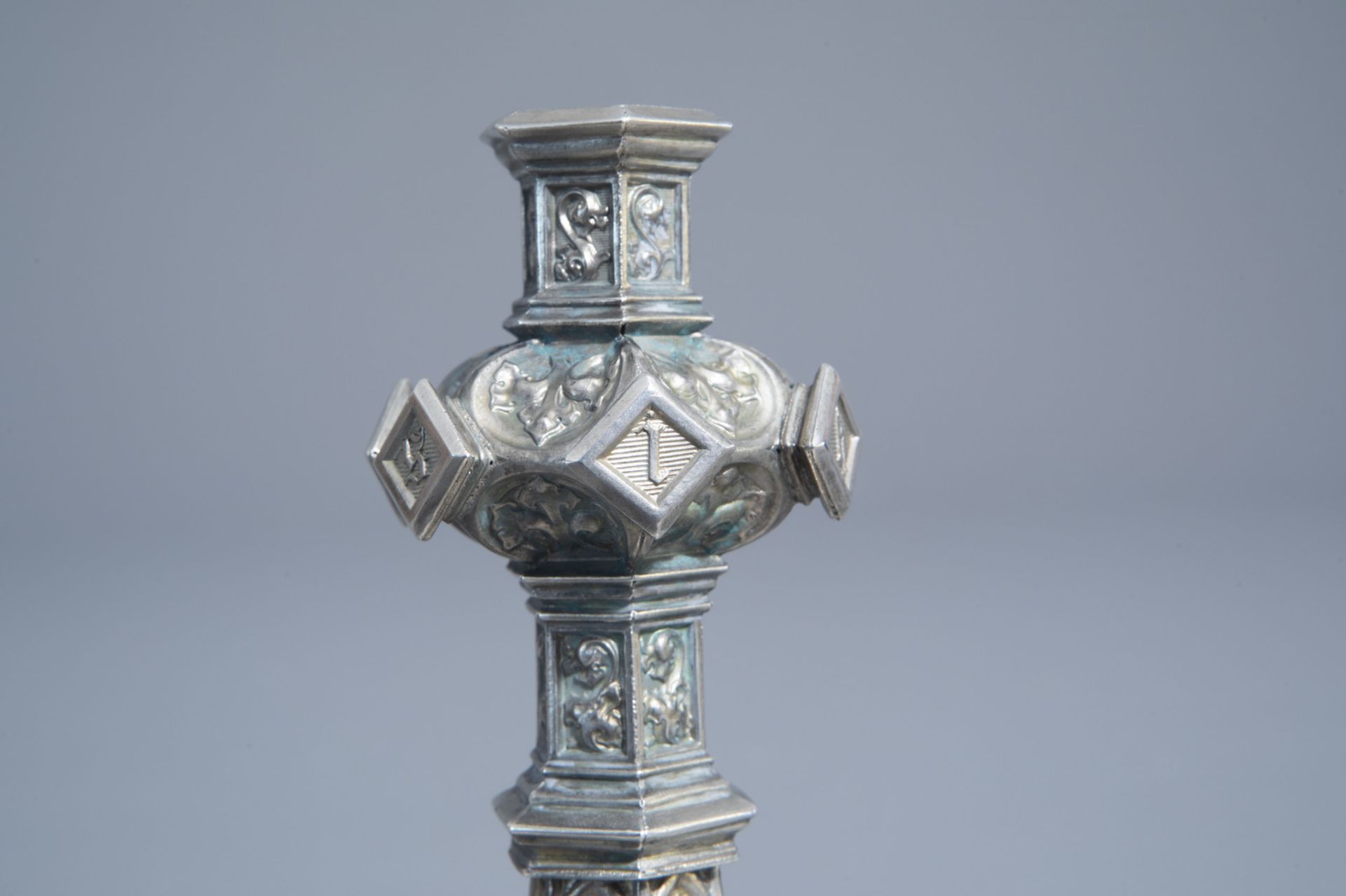 A silver plated Gothic Revival candlestick, France, 19th/20th C. - Bild 19 aus 19