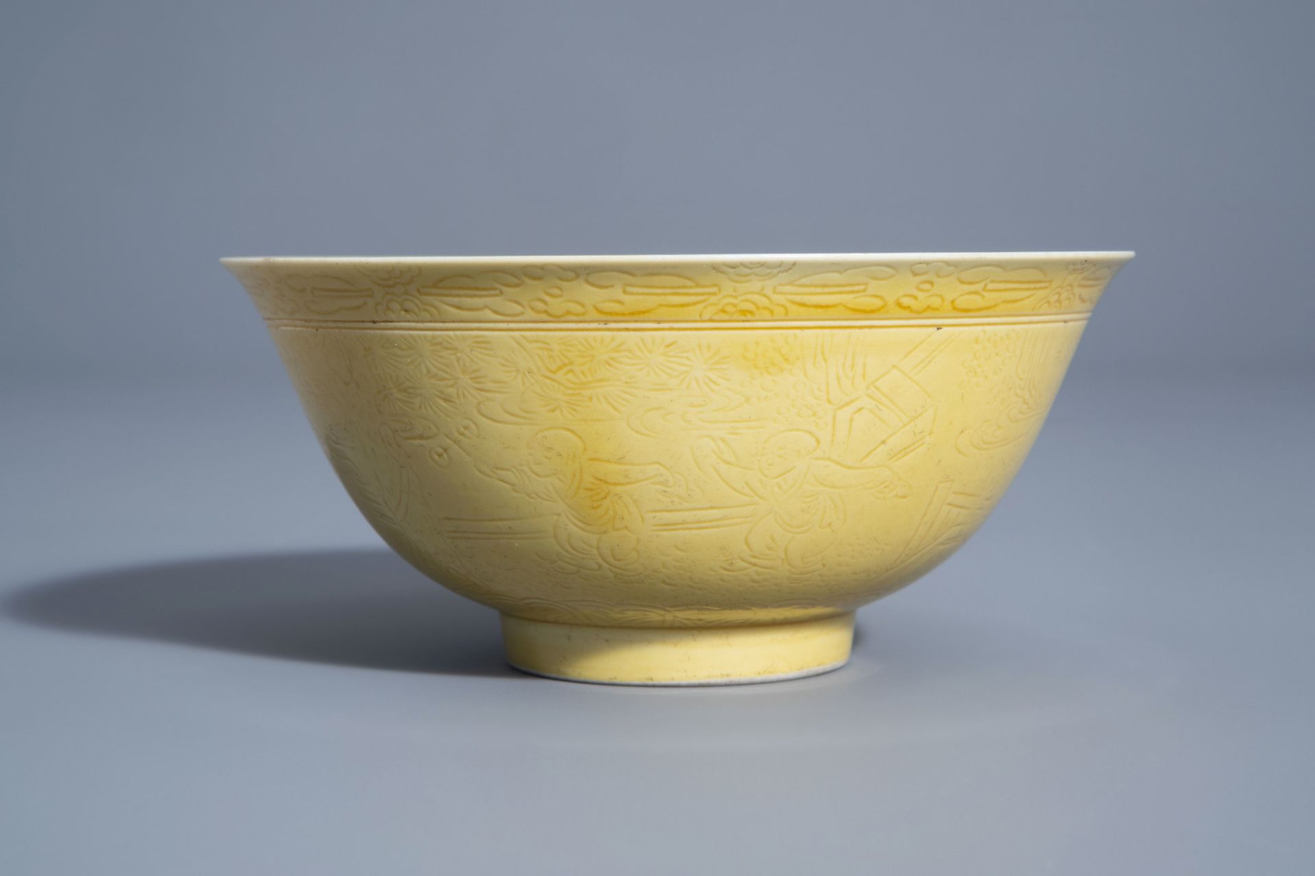 A Chinese yellow ground bowl with incised underglaze design, Yongzheng mark, 19th/20th C. - Image 5 of 7