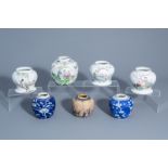 Seven Chinese blue and white and famille rose jars, 19th/20th C.