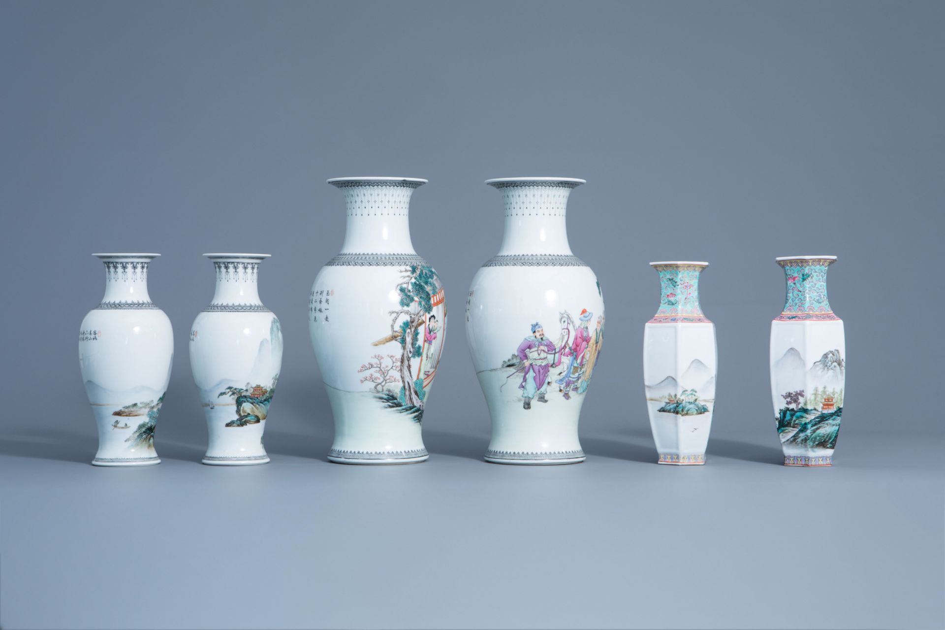 Three pairs of Chinese famille rose vases, 20th C. - Bild 3 aus 7