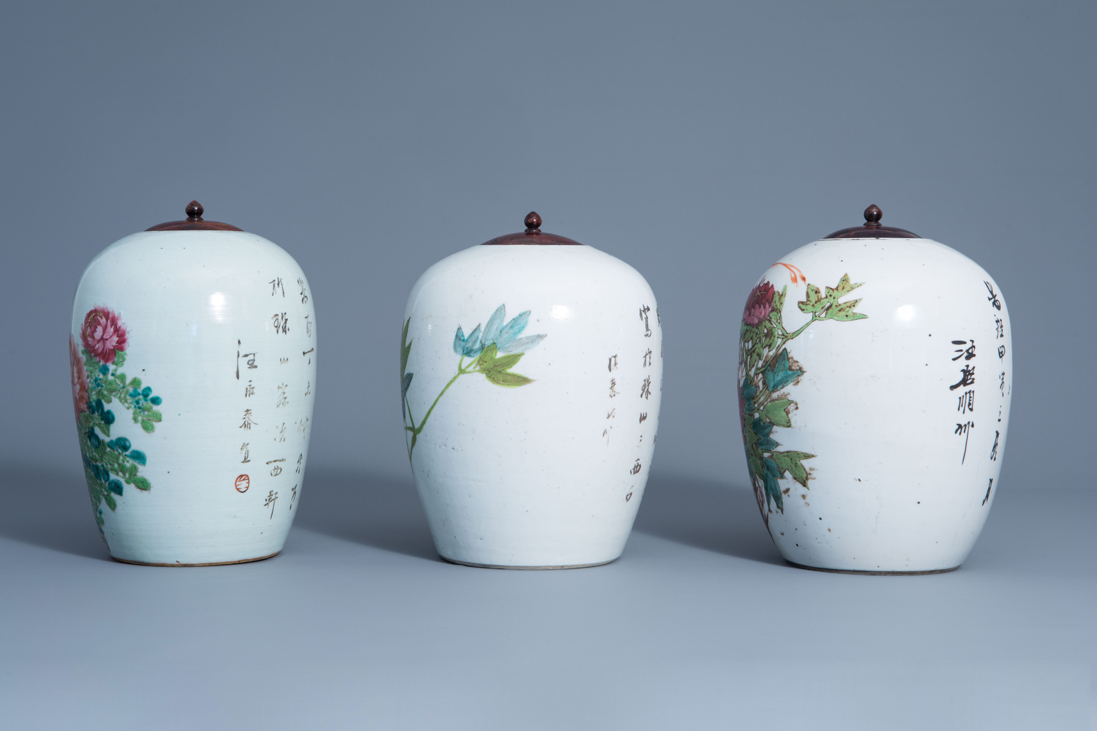 Three Chinese qianjiang cai jars with birds among flowering branches, 19th/20th C. - Image 4 of 8