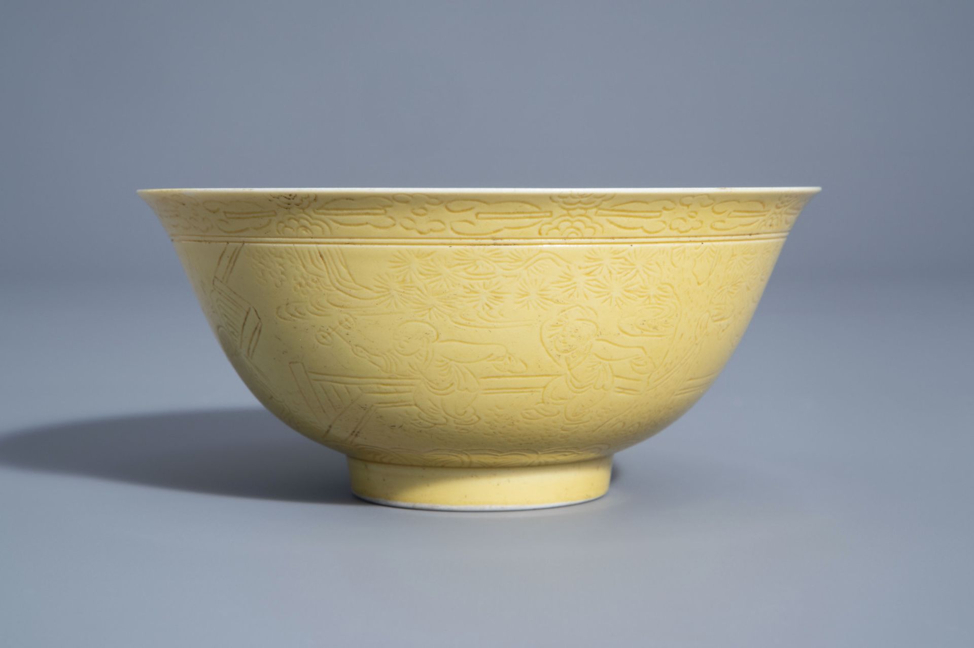 A Chinese yellow ground bowl with incised underglaze design, Yongzheng mark, 19th/20th C. - Image 2 of 7