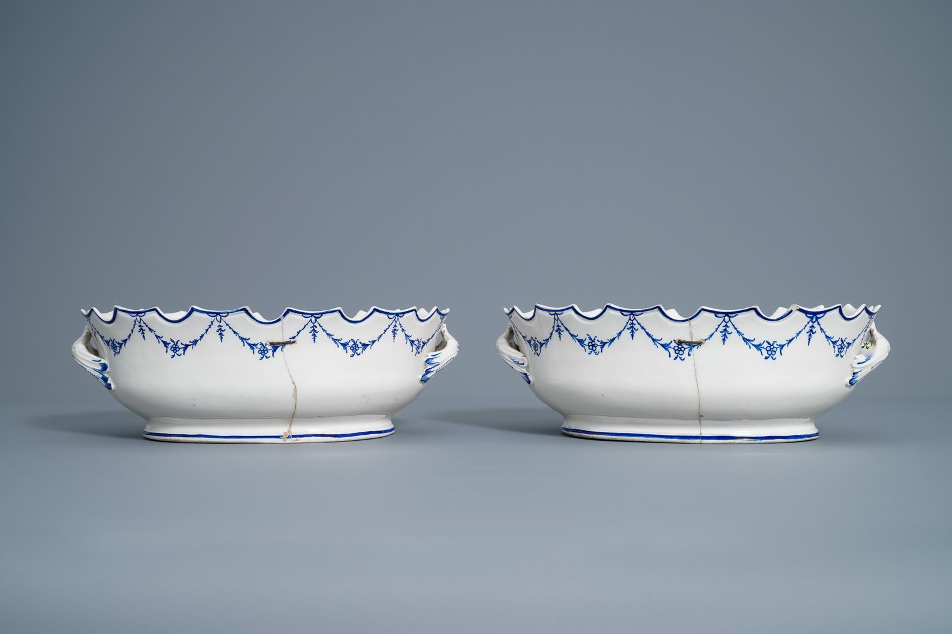 A blue and white faience fine covered tureen and a pair of monteiths, Boch Luxemburg, 1st half 19th - Image 10 of 14