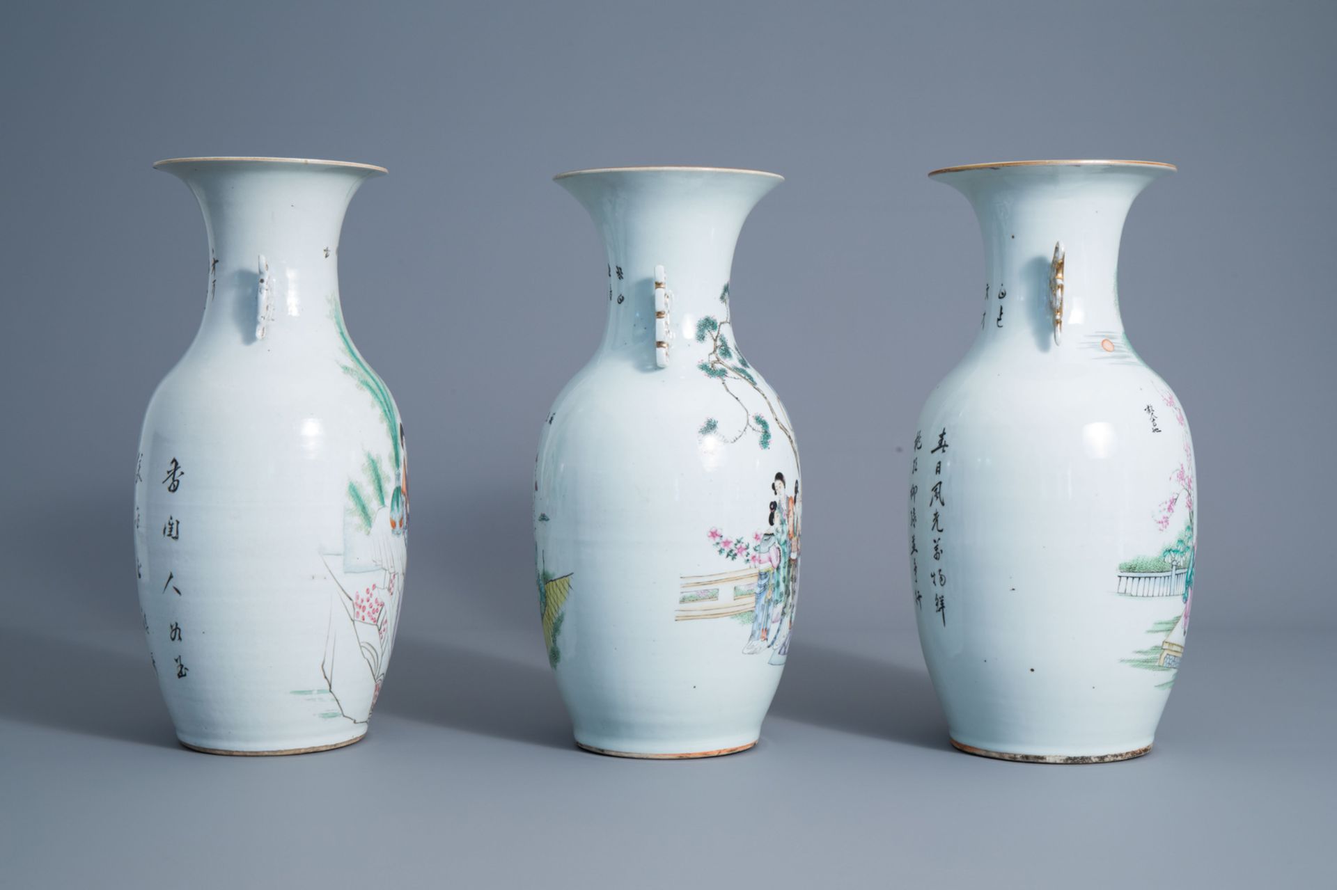 Three Chinese famille rose vases with figures in a garden, 19th/20th C. - Image 2 of 6