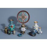 A varied collection of Chinese and Japanese cloisonnŽ and champlevŽ wares, 19th/20th C.