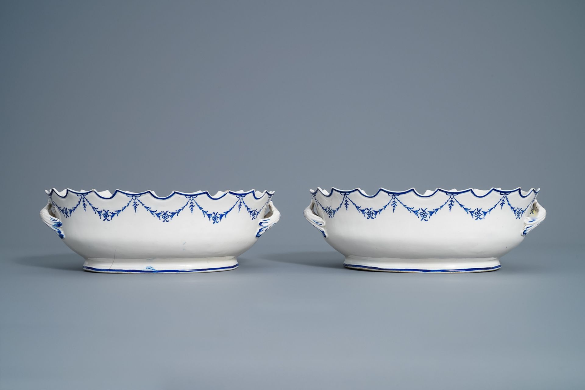 A blue and white faience fine covered tureen and a pair of monteiths, Boch Luxemburg, 1st half 19th - Image 8 of 14