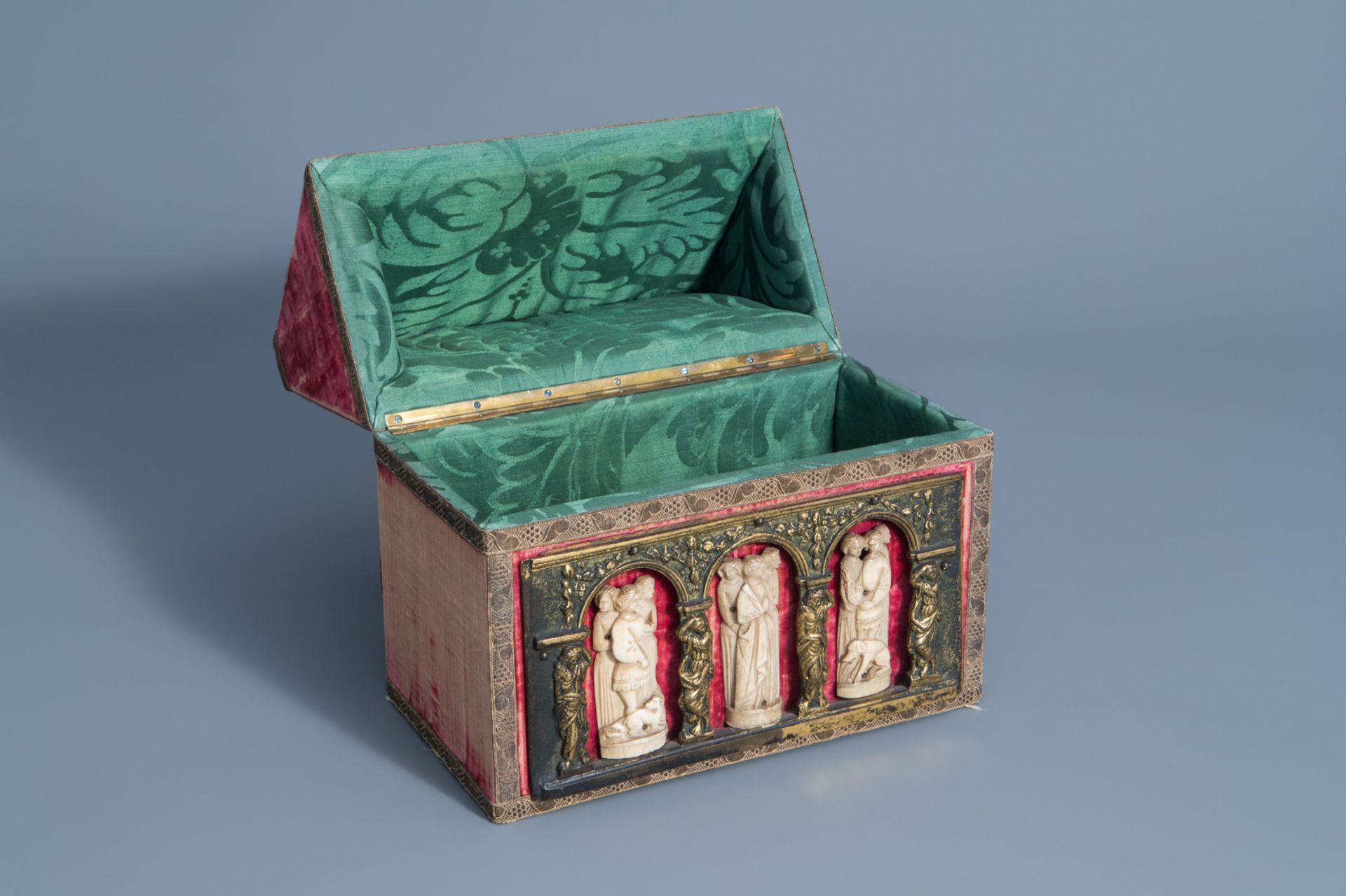 A Gothic revival wooden reliquary box with gilt bronze mounts and bone Embriacchi style carvings, Fr - Image 4 of 12