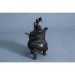 A Chinese bronze tripod incense burner, 19th/20th C.