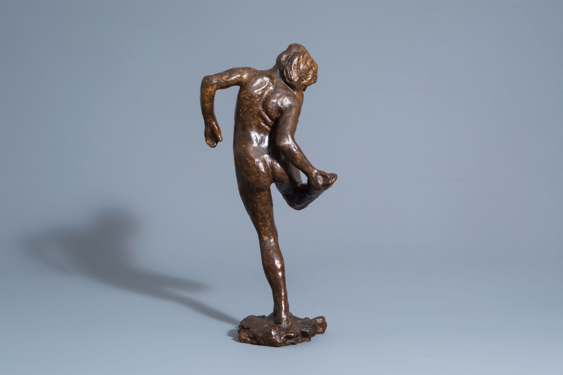 Edgar Degas (1834-1917): 'Danseuse regardant la plante de son pied droit', patinated bronze - Image 3 of 10