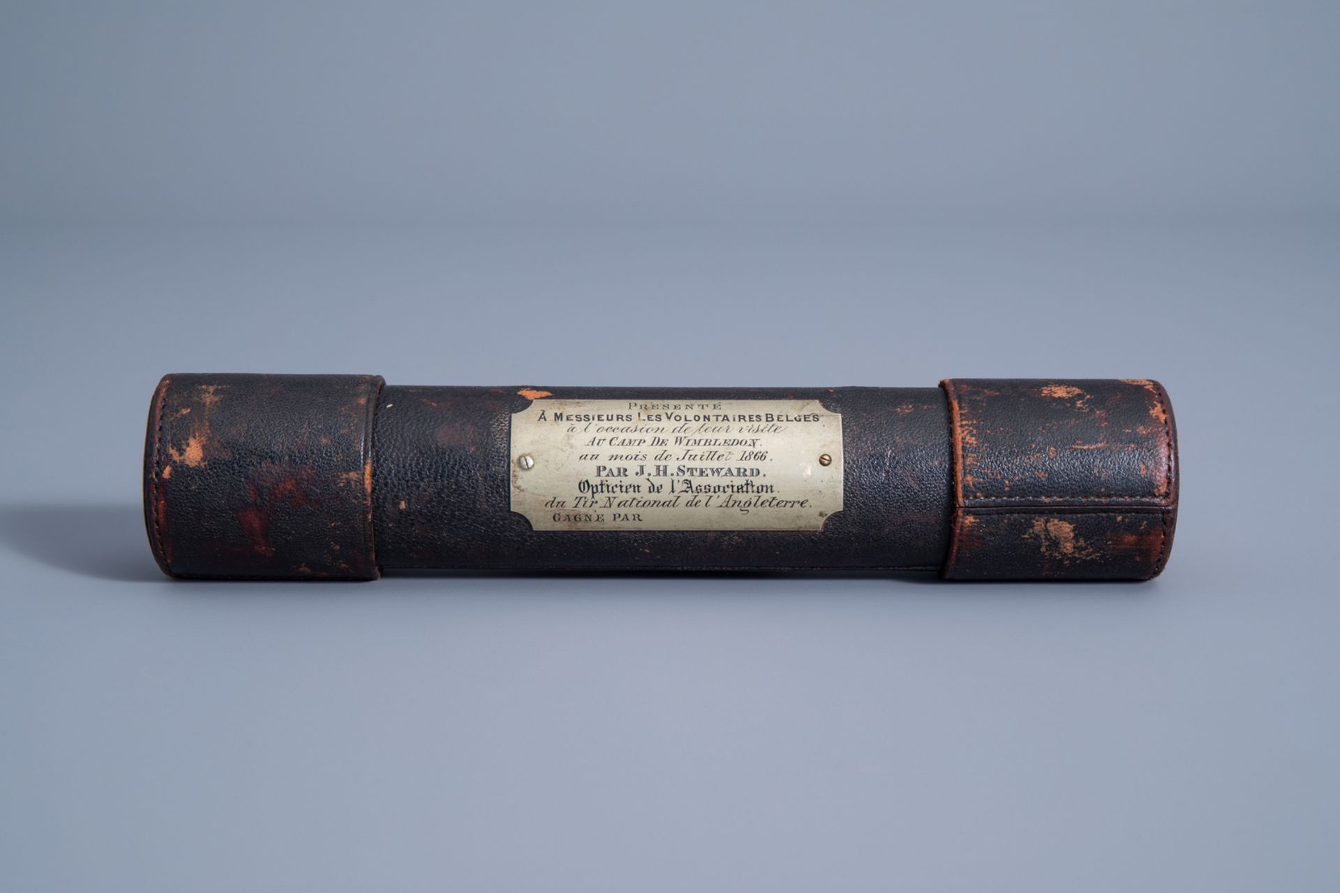 An English 'Lord Bury' telescope by J.H. Steward in the original leather upholstery, 19th C.