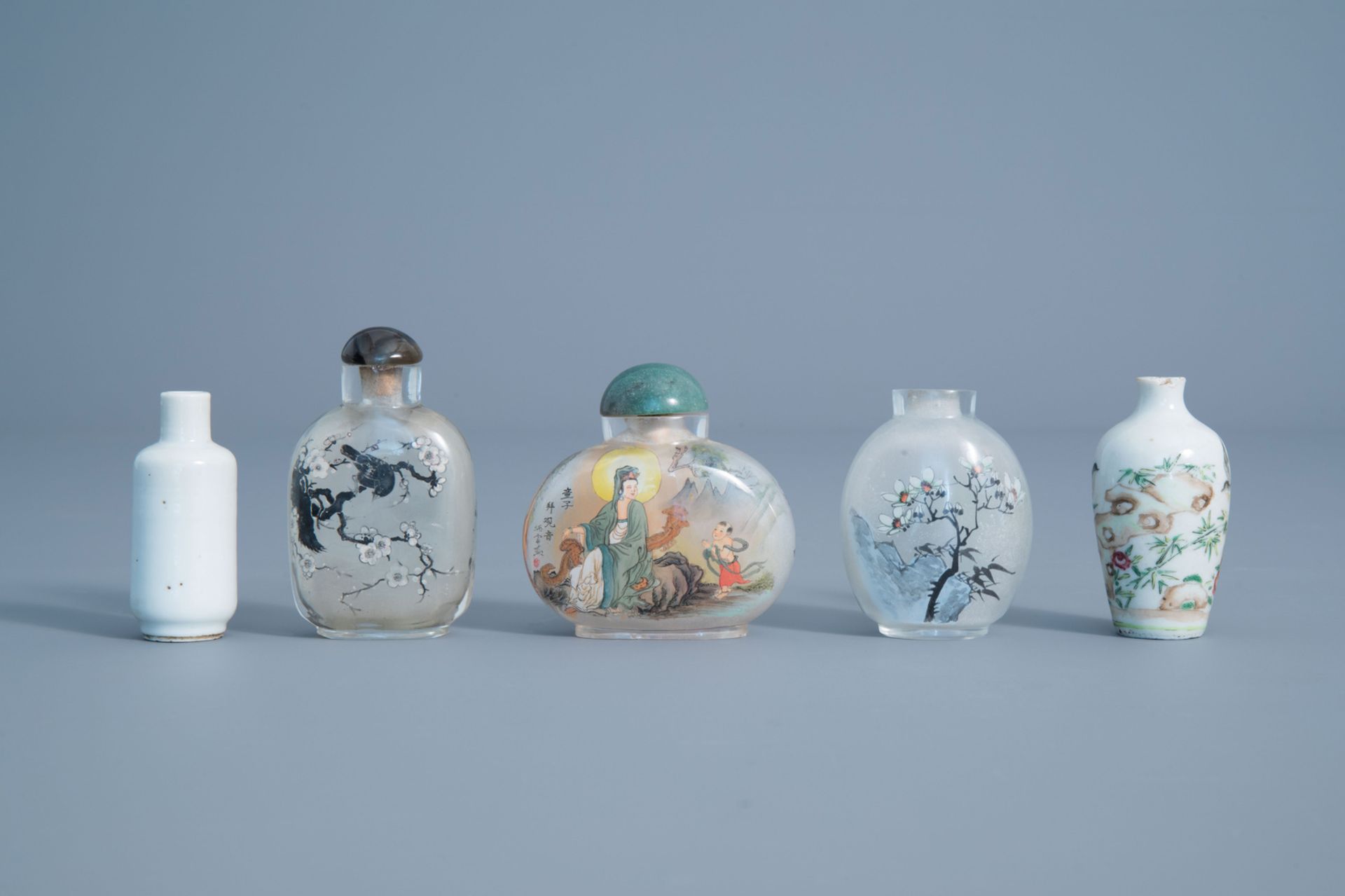 Five Chinese inside-painted glass and porcelain snuff bottles, 19th/20th C. - Image 3 of 6