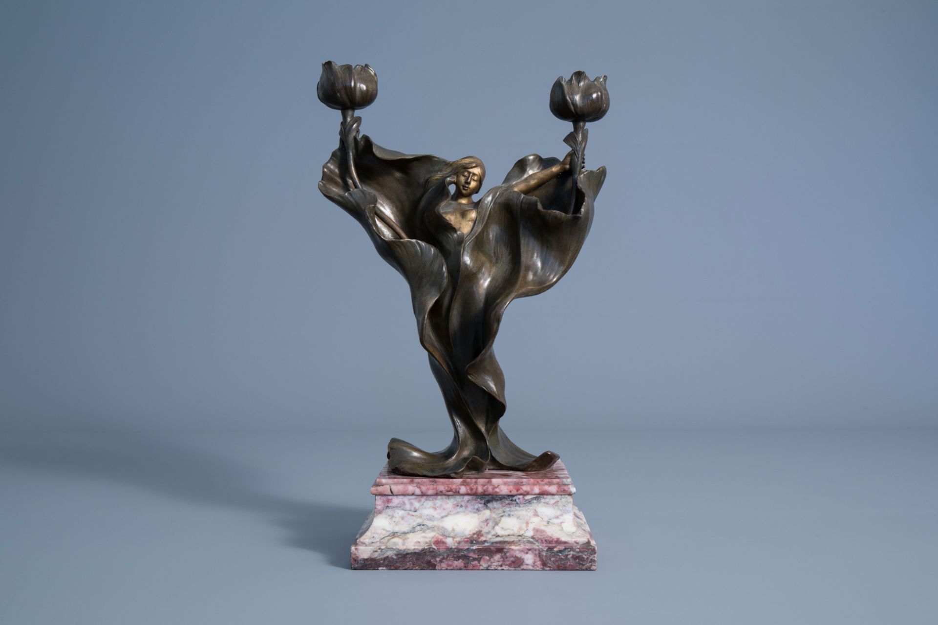 Anton K. Nelson (1880-1910): Loie Fuller, patinated bronze on a marble base - Image 2 of 8