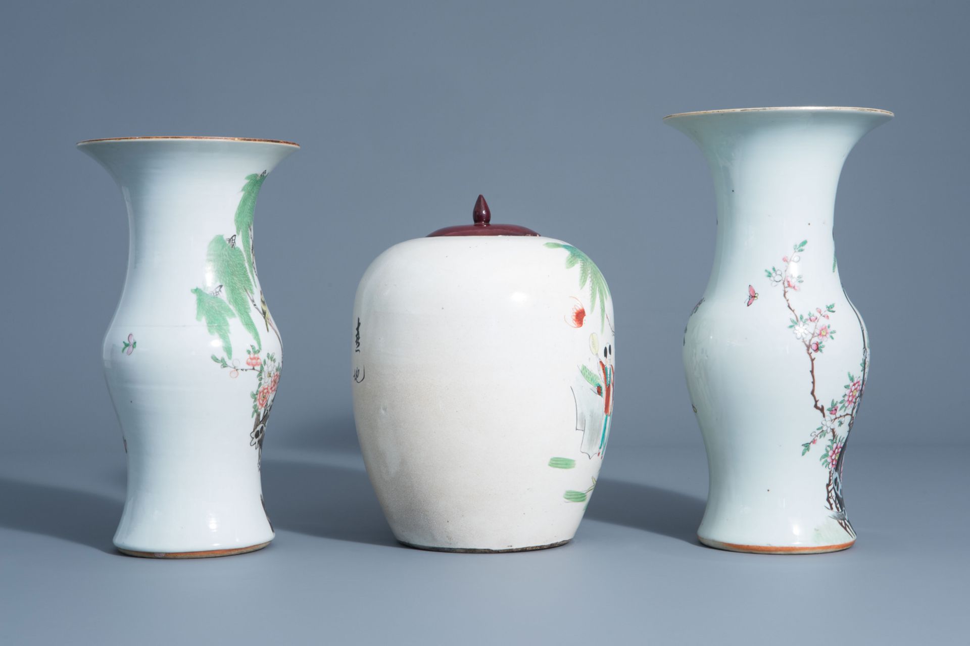 Two Chinese famille rose yenyen vases and a ginger jar with different designs, 19th/20th C. - Image 2 of 6