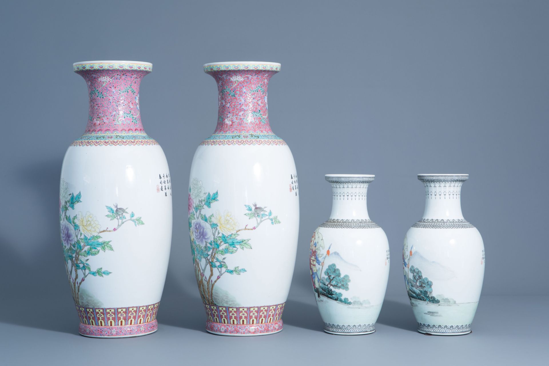 Two pairs of Chinese famille rose vases with warrior scenes and blossoming branches, 20th C. - Image 5 of 7