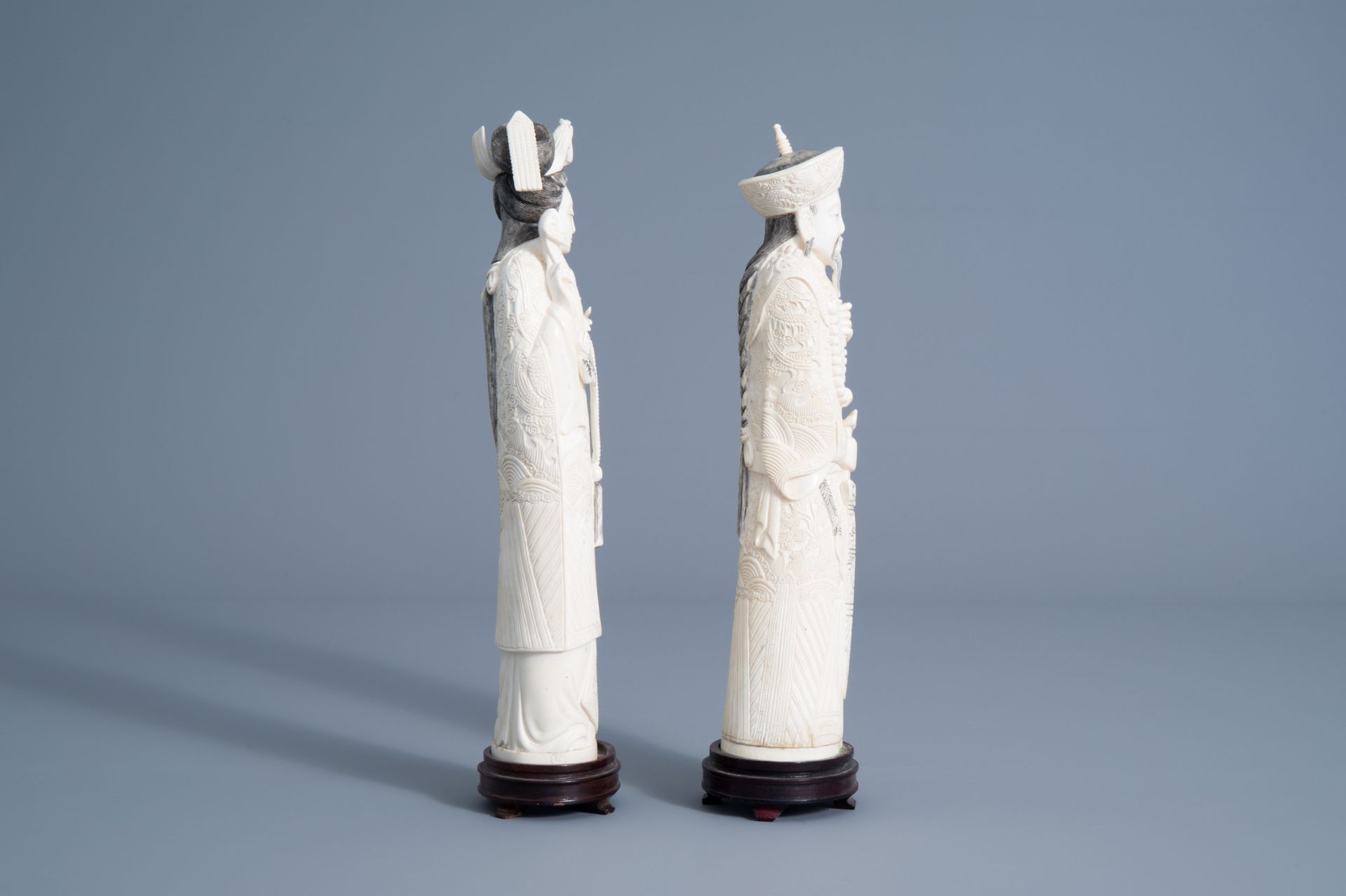 A pair of Chinese carved figures of the emperor couple on wooden stands, about 1920 - Image 2 of 6