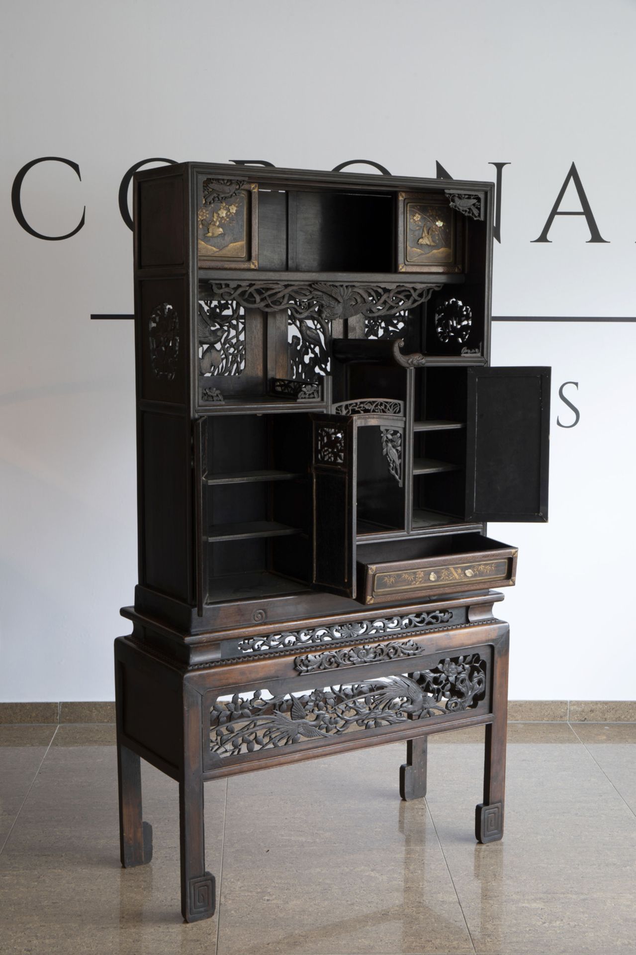 A Japanese lacquered and gilt wooden Shibayama style cabinet with ivory and mother-of-pearl inlay, M - Image 6 of 8
