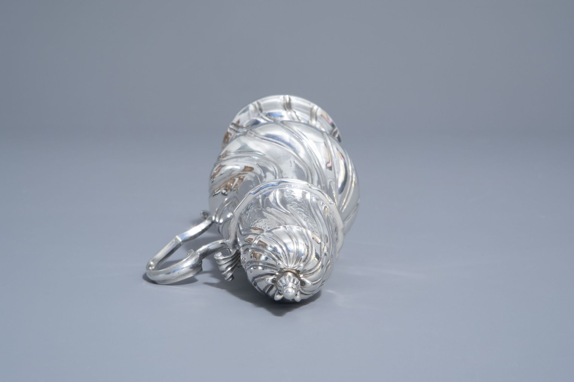 A silver Louis XV style mustard pot, dated [17]77 - Image 6 of 12