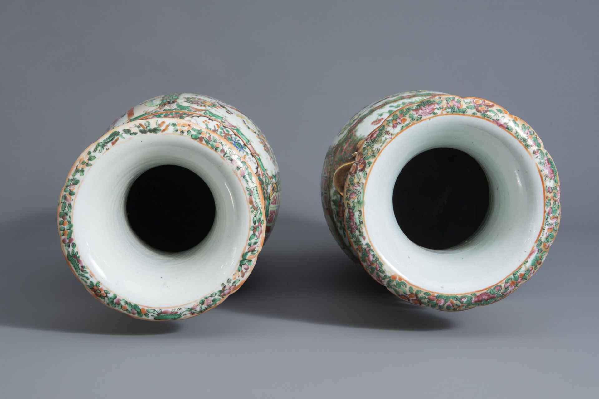 Two Chinese Canton famille rose vases, 19th C. - Image 5 of 6