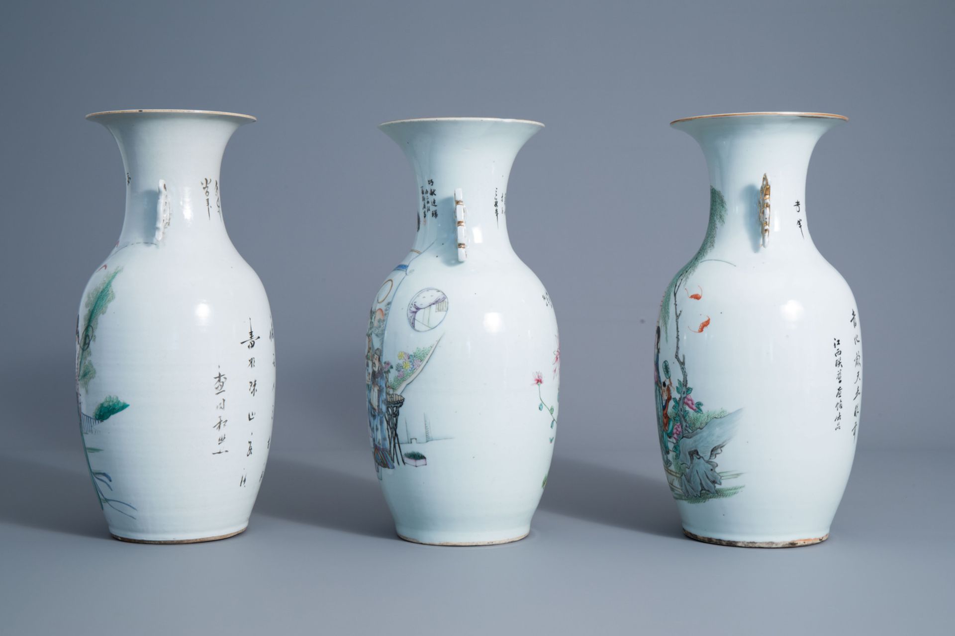 Three Chinese famille rose vases with figures in a garden, 19th/20th C. - Image 4 of 6