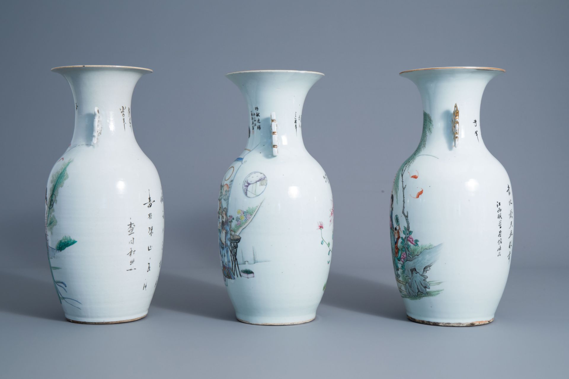 Three Chinese famille rose vases with figures in a garden, 19th/20th C. - Bild 4 aus 6