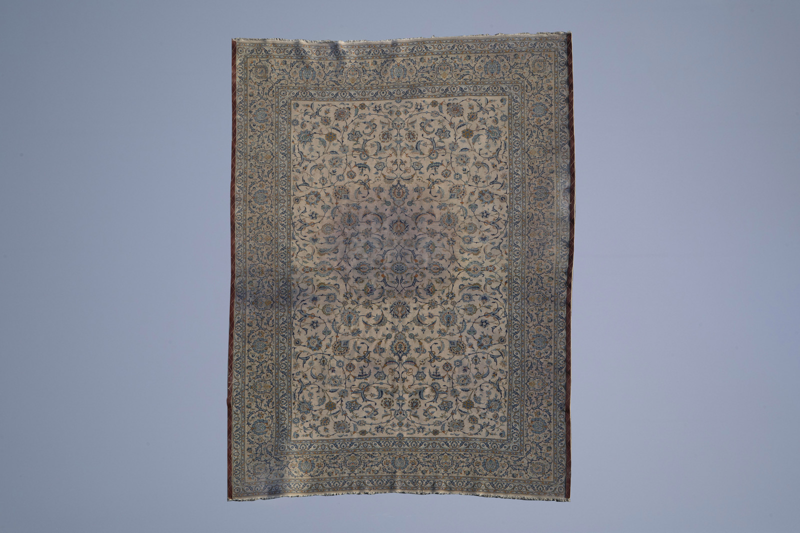 A large Oriental rug with floral design, wool on cotton, 20th C. - Image 2 of 3