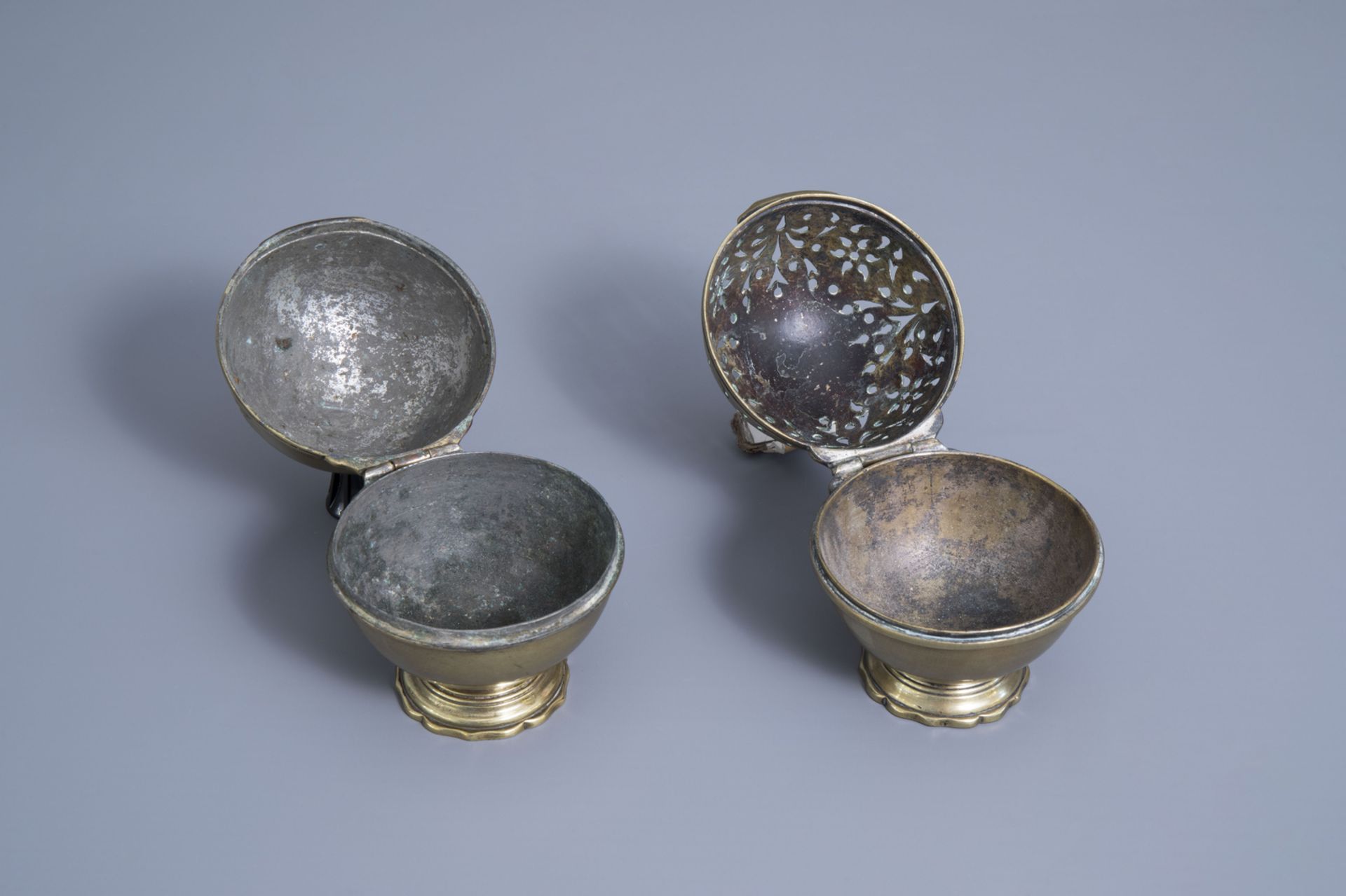 Two French Baroque sphere shaped hand warmers, ca. 1700 - Image 2 of 9