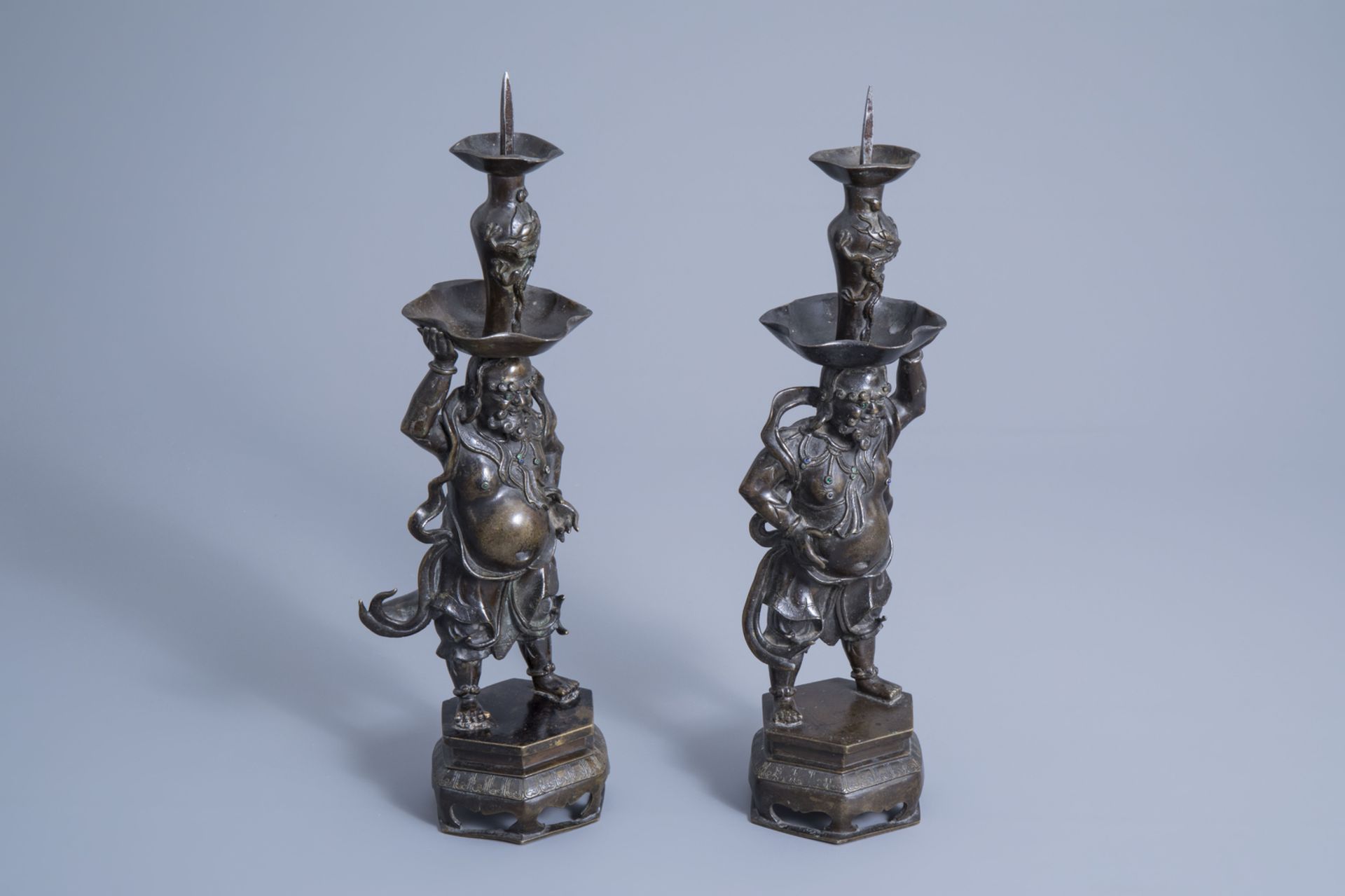 A pair of Chinese inlaid bronze candlesticks, 18th/19th C. - Image 7 of 7