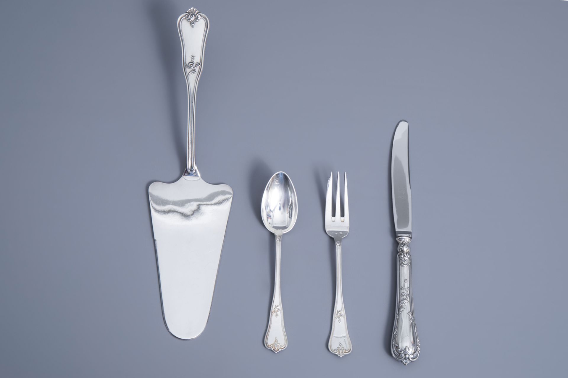 A silver 38-piece dessert cutlery, maker's mark Delheid Frres, 835/000 and a silver tray, 800/000, - Image 2 of 16