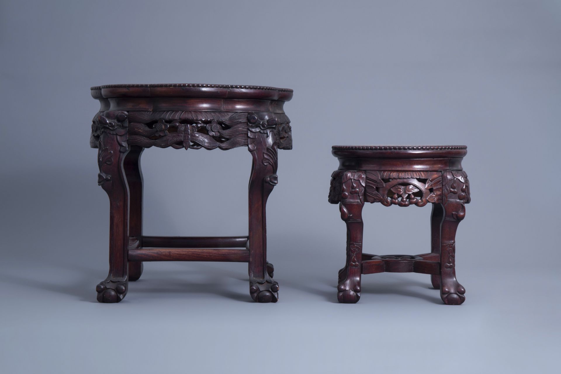 Two Chinese carved wooden stands with marble top, 19th/20th C. - Image 2 of 7