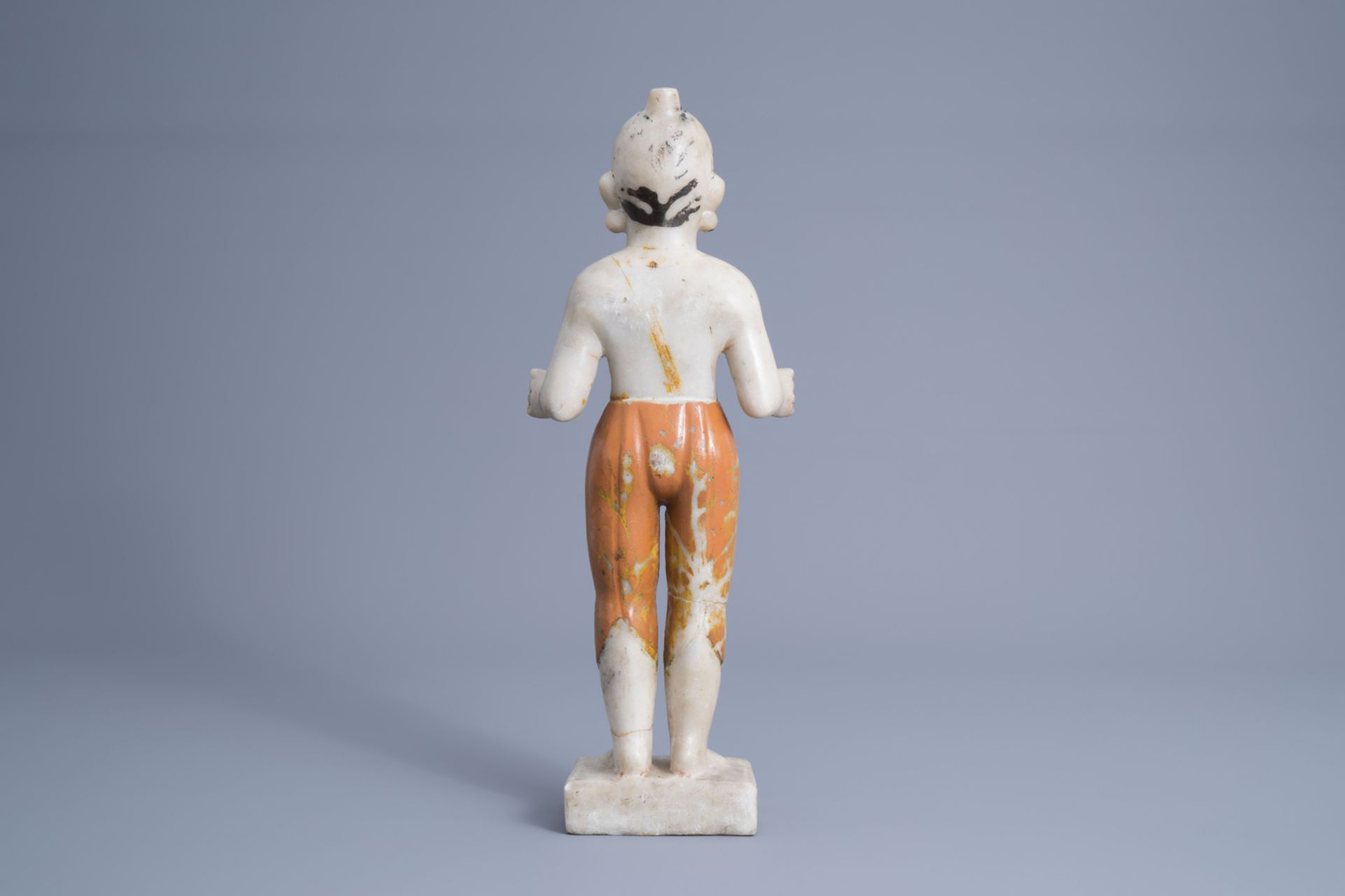 A Jain marble figure of Tirthankara, 19th C. - Image 3 of 7