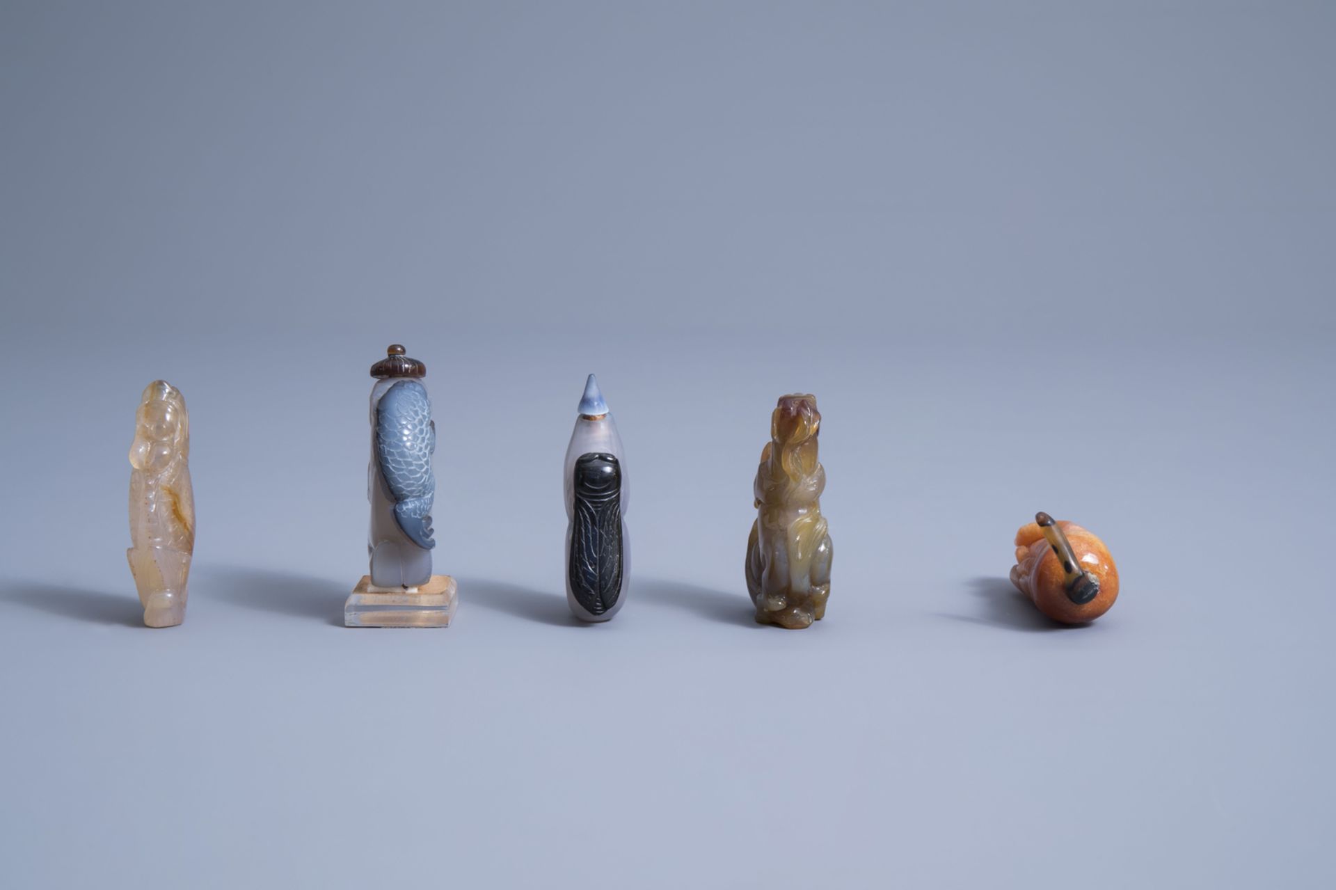 Ten Chinese hardstone and agate snuff bottles, 19th/20th C. - Image 9 of 13
