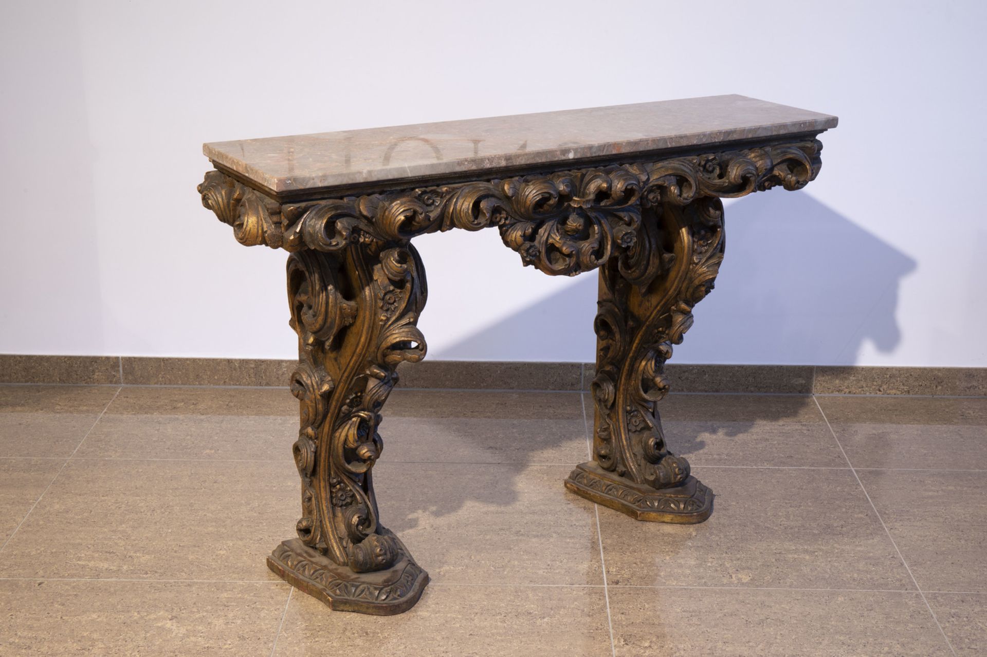 A Portuguese wooden wall console with marble top and matching Louis XV style mirror, 20th C. - Image 2 of 9