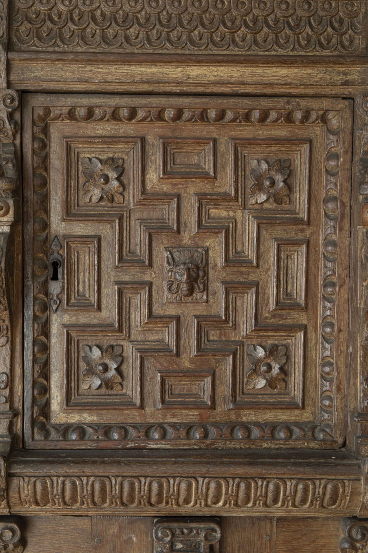 A Flemish wooden Renaissance five-door cupboard with figures, lion heads and floral design, 17th C. - Image 5 of 7
