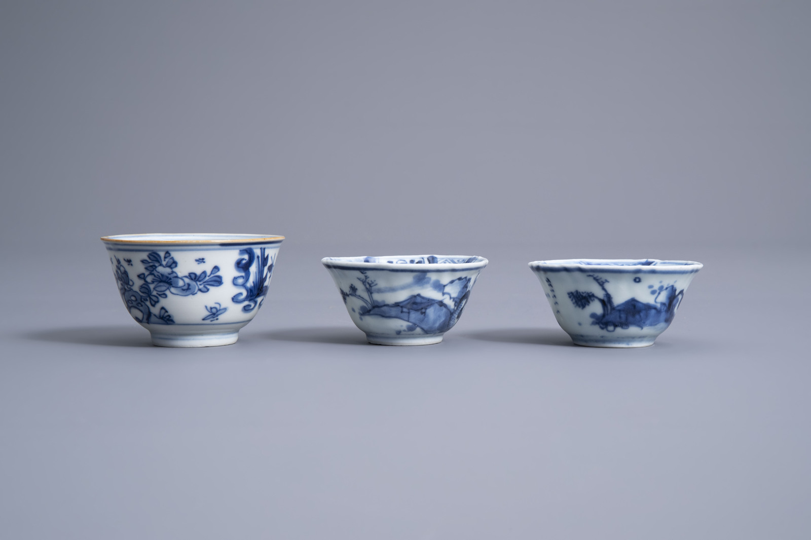 Nine Chinese blue and white cups and fourteen saucers, Kangxi - Image 13 of 16