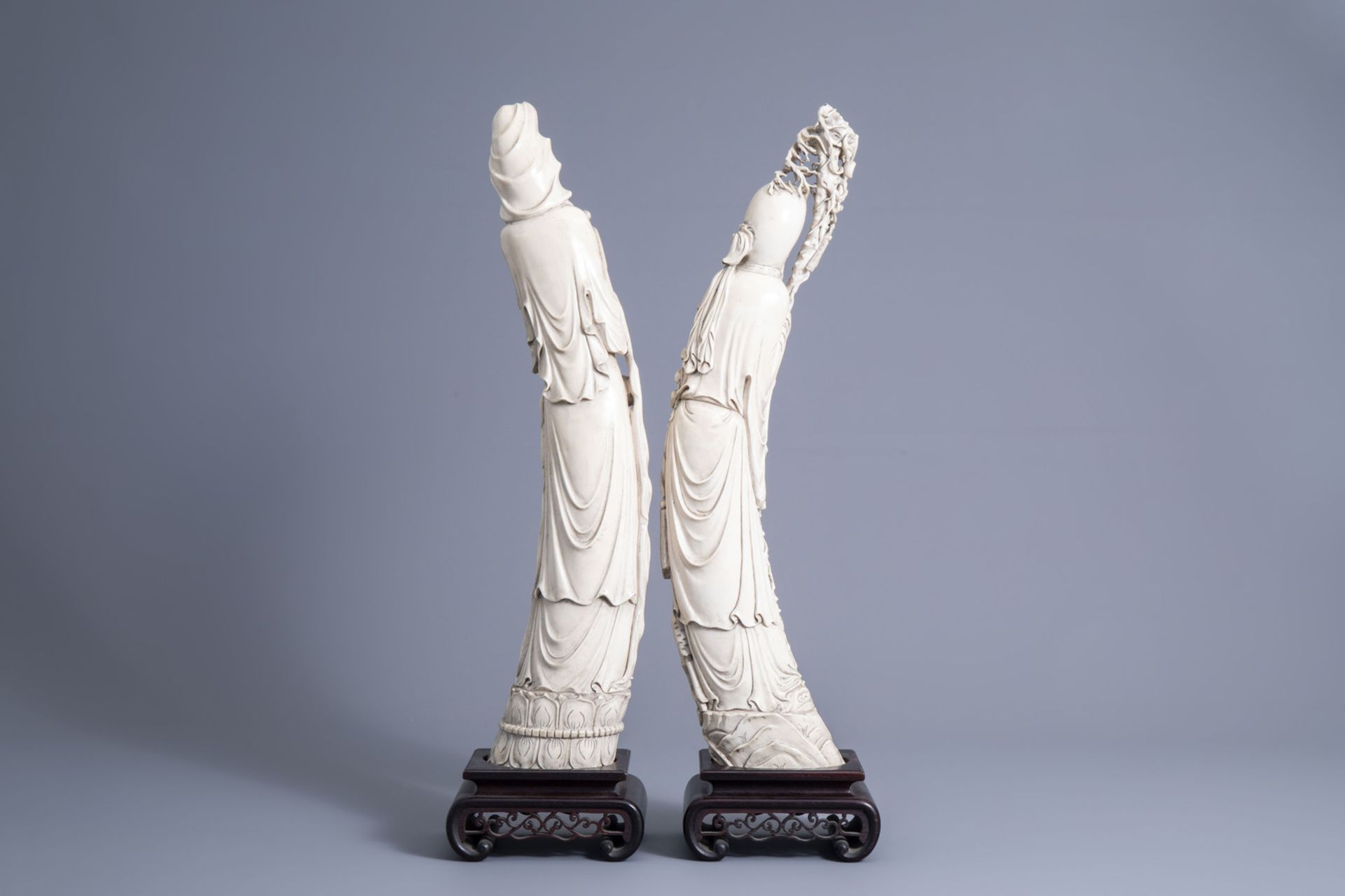 Two large Chinese carved ivory figures of immortals, early 20th C. - Image 4 of 7