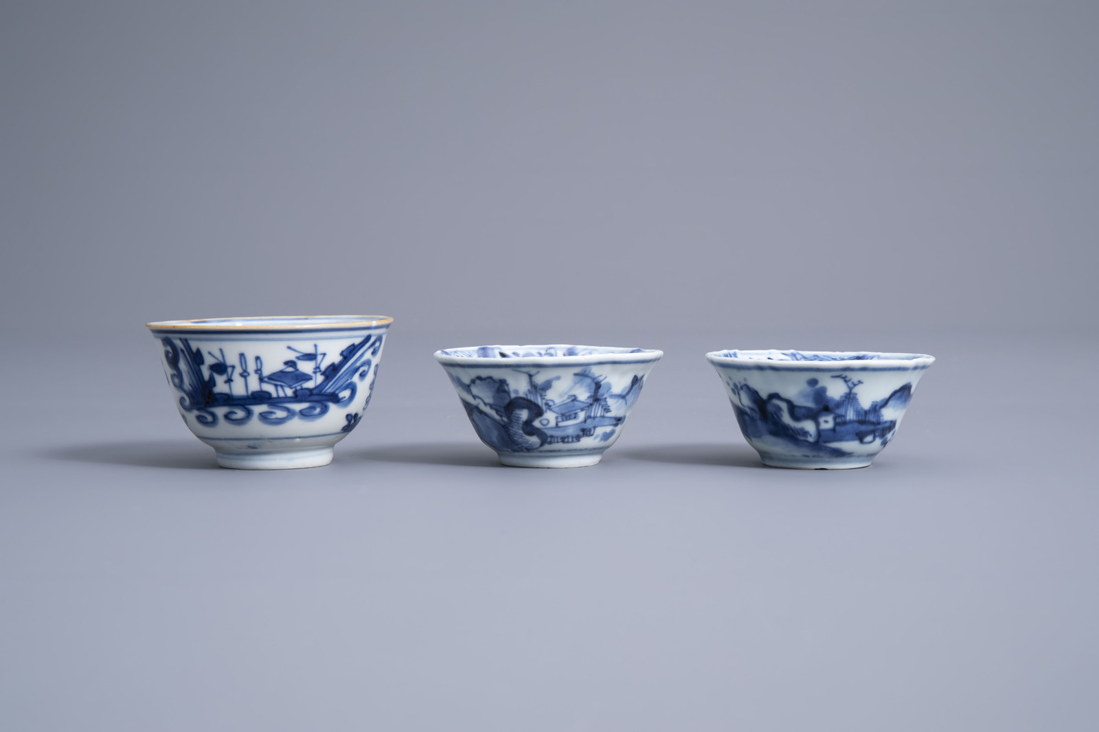 Nine Chinese blue and white cups and fourteen saucers, Kangxi - Image 12 of 16