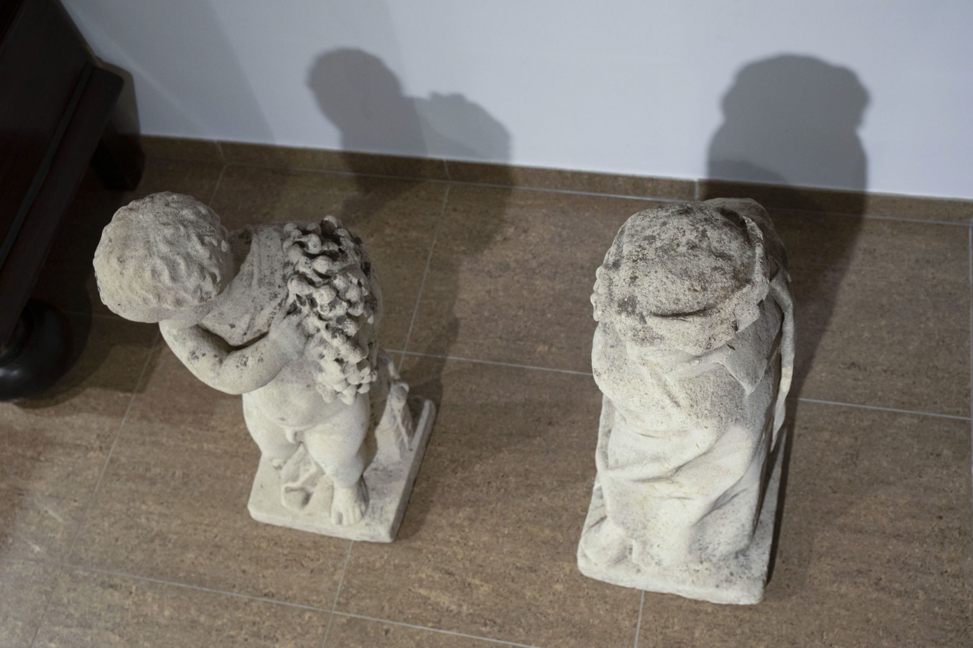 A pair of most probably French limestone garden statues depicting autumn and winter, 18th C. - Image 7 of 9