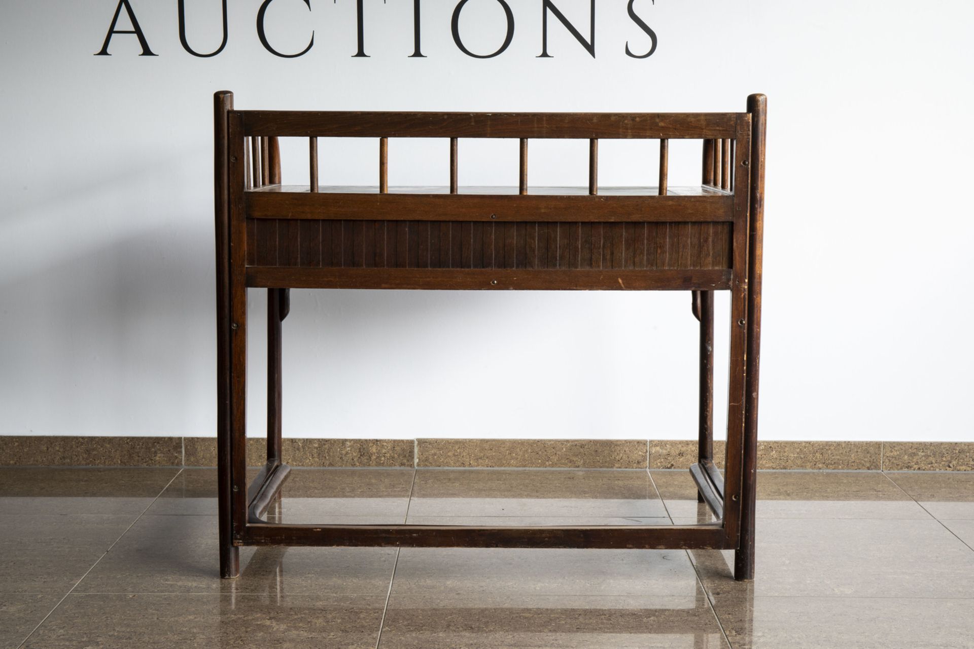 Attributed to Josef Hoffmann (1870-1956): A bentwood writing desk, Austria, beginning of the 20th C. - Image 5 of 12