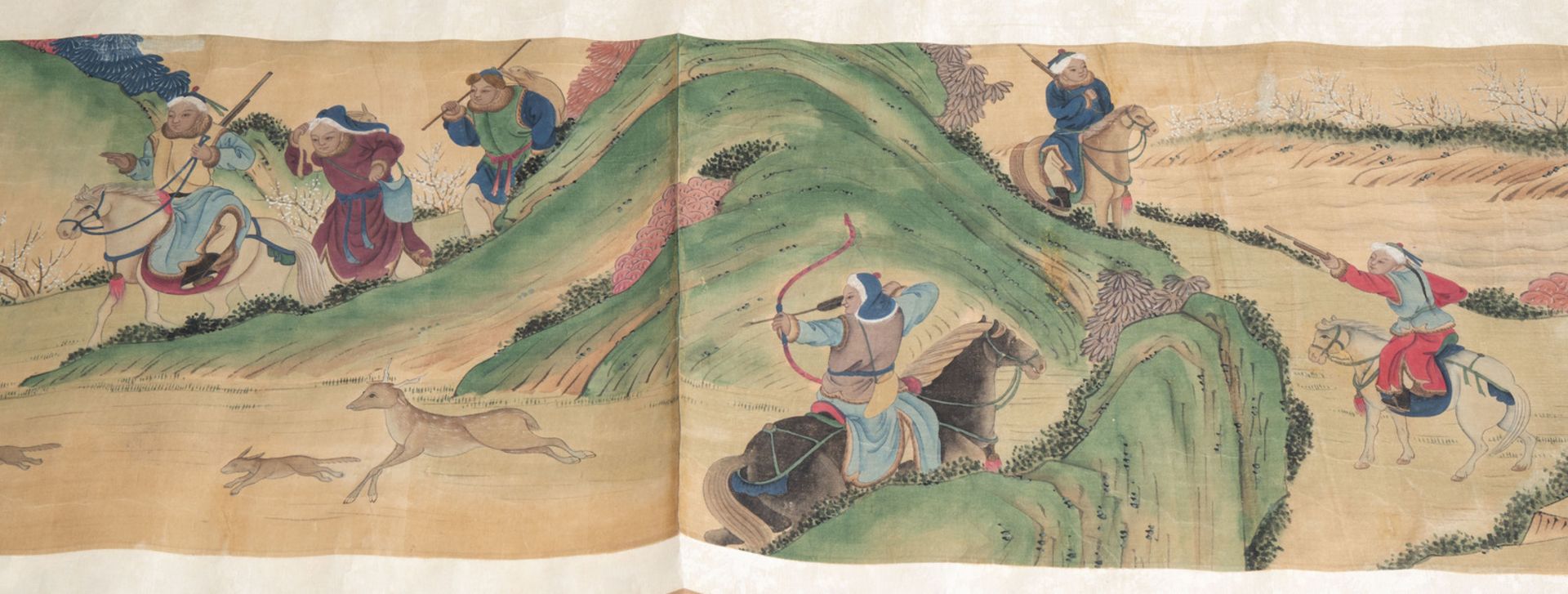 Chinese school, ink and colour on paper, 19th/20th C.: A horizontal hunting scene - Image 11 of 12