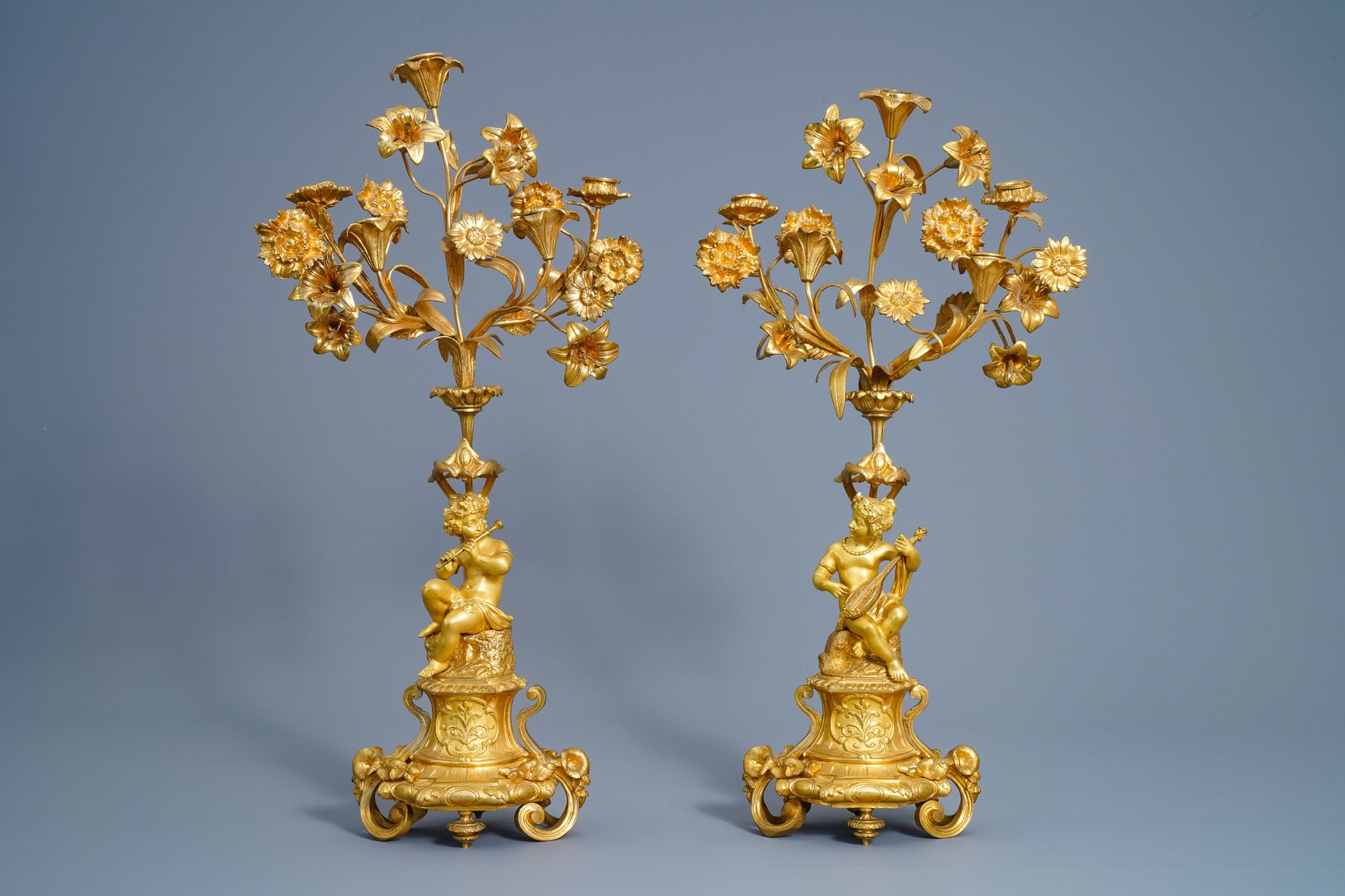 A French gilt bronze three-piece clock garniture with classical theme, 19th C. - Image 10 of 29