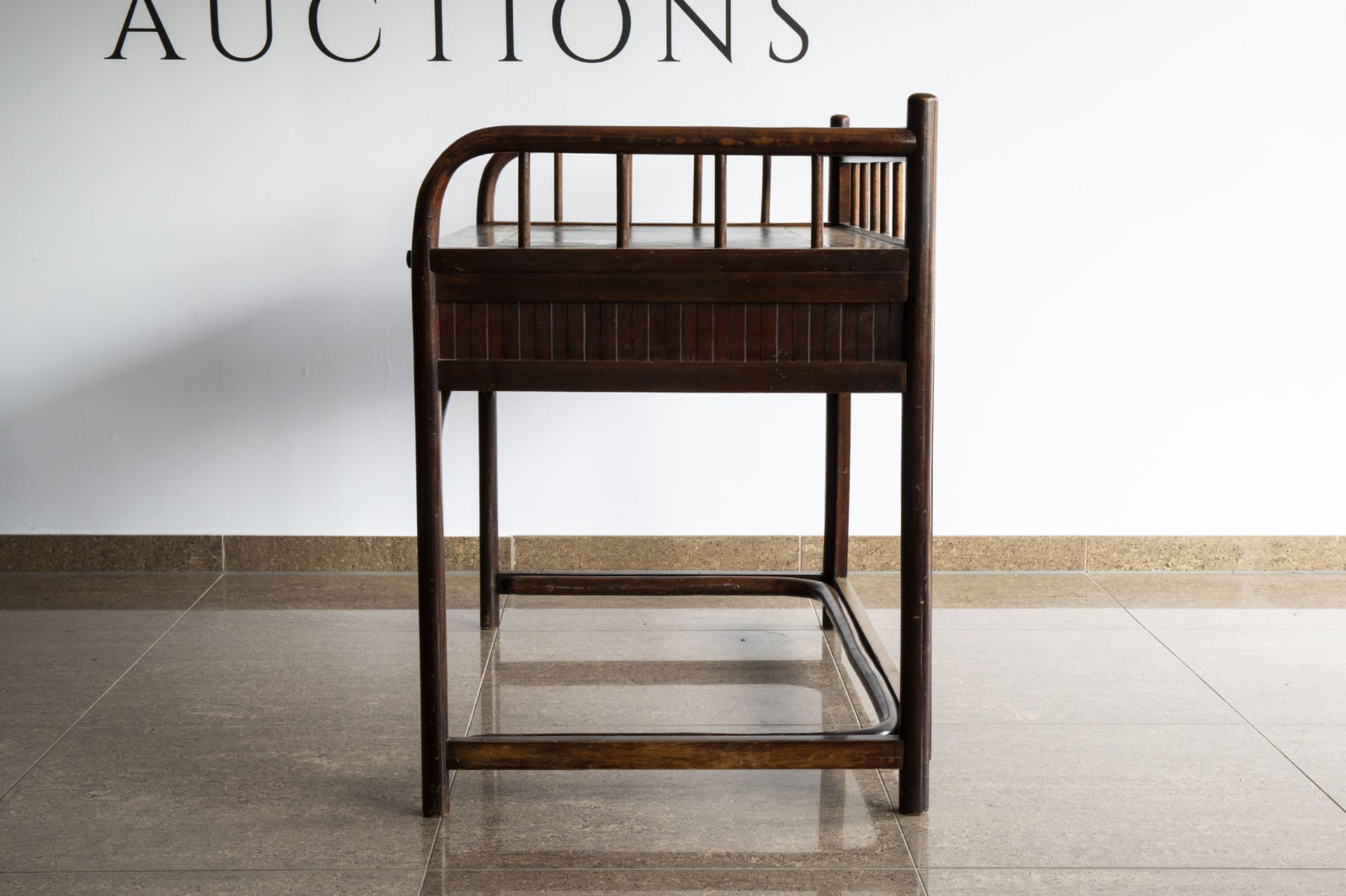 Attributed to Josef Hoffmann (1870-1956): A bentwood writing desk, Austria, beginning of the 20th C. - Image 6 of 12