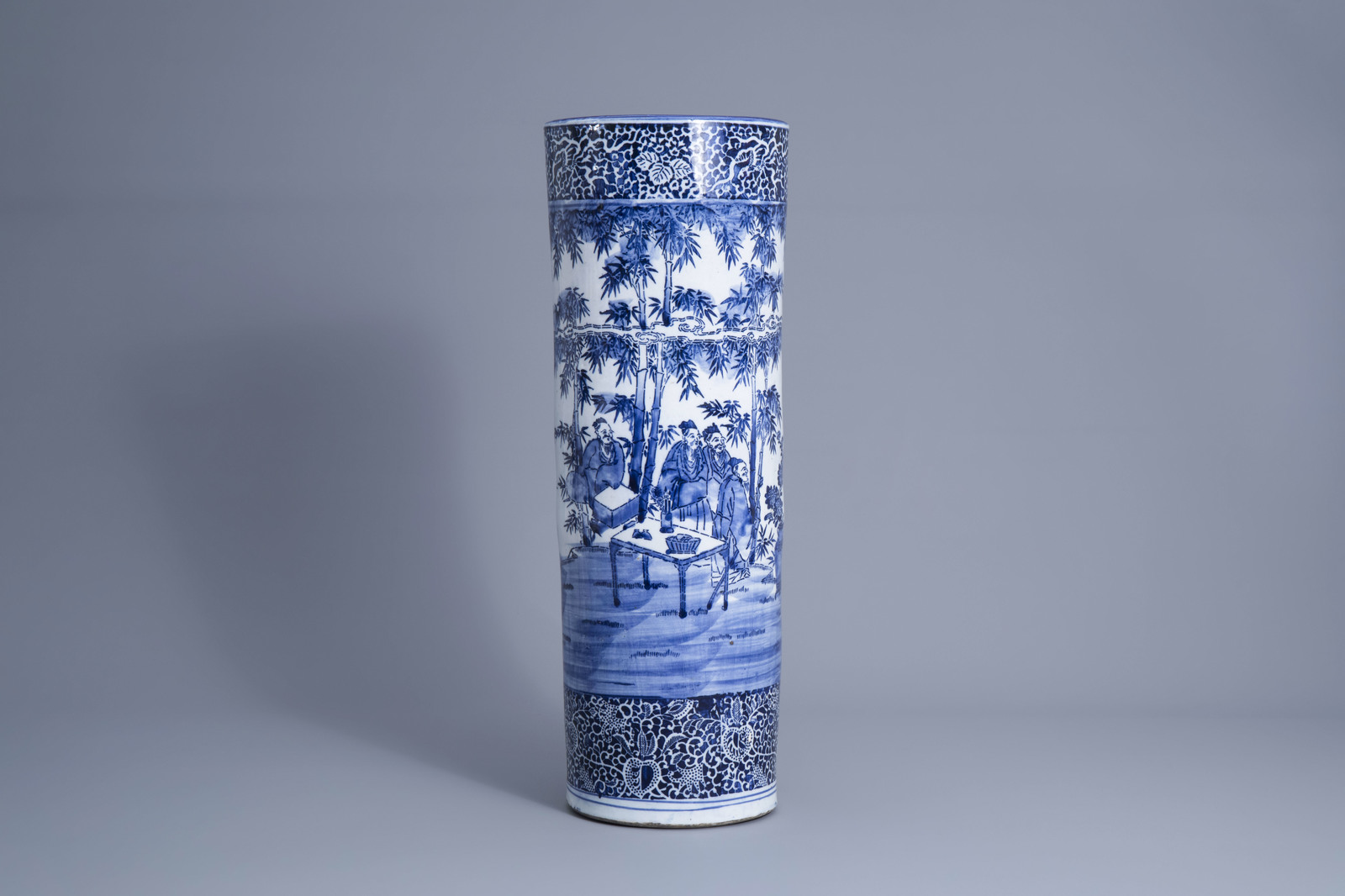 A varied collection of blue and white Chinese and Japanese porcelain, 19th/20th C. - Image 2 of 19