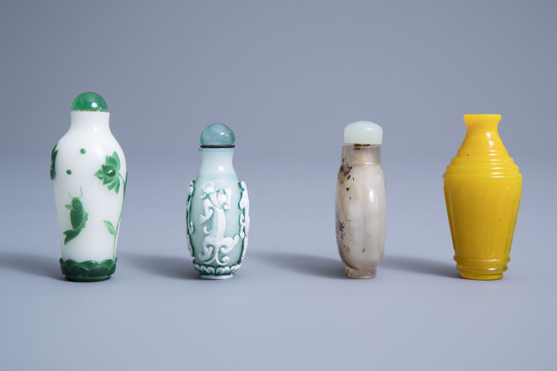 Eight various Chinese glass snuff bottles, 19th/20th C. - Image 11 of 13