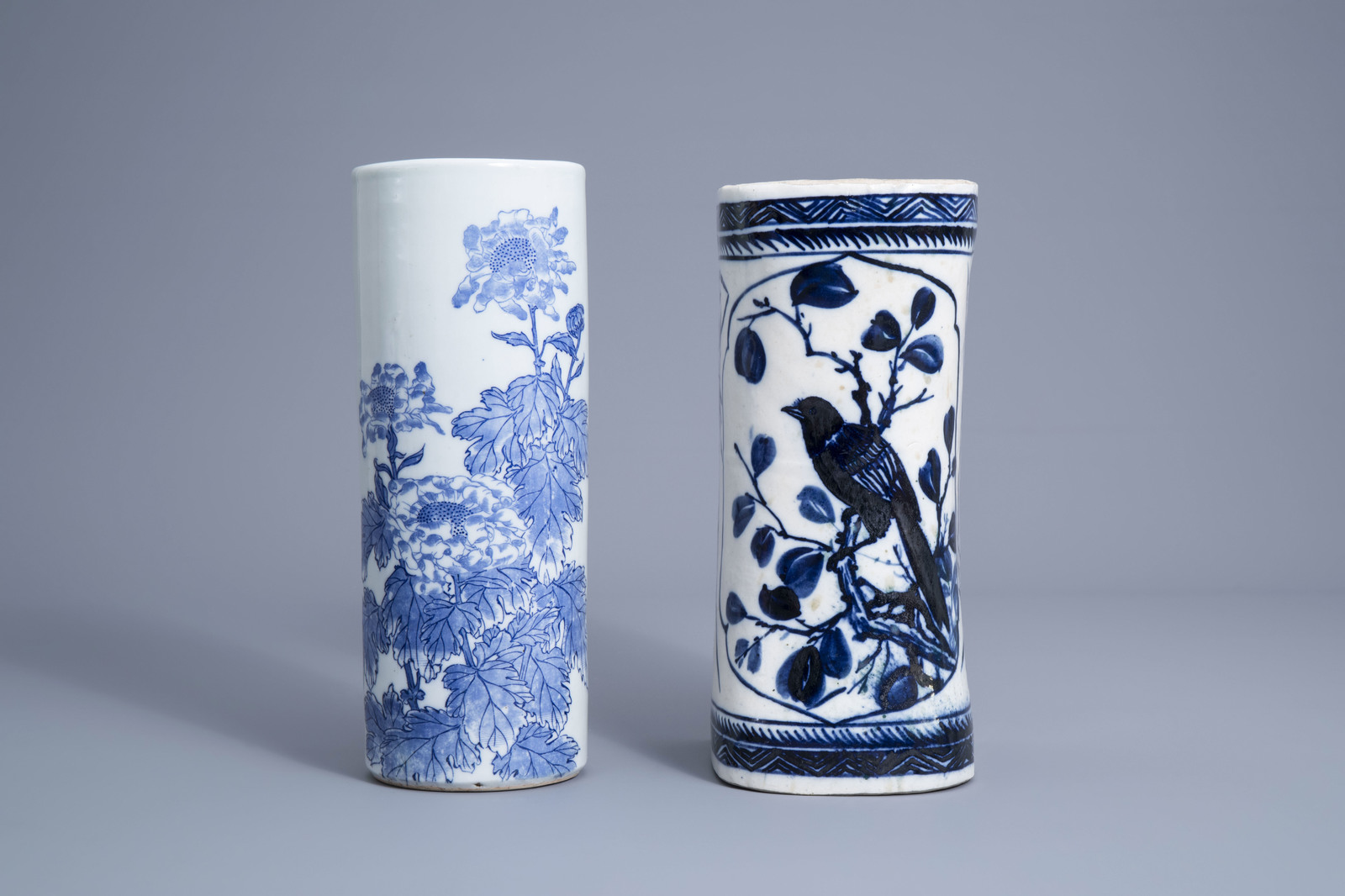 A varied collection of blue and white Chinese and Japanese porcelain, 19th/20th C. - Image 8 of 19