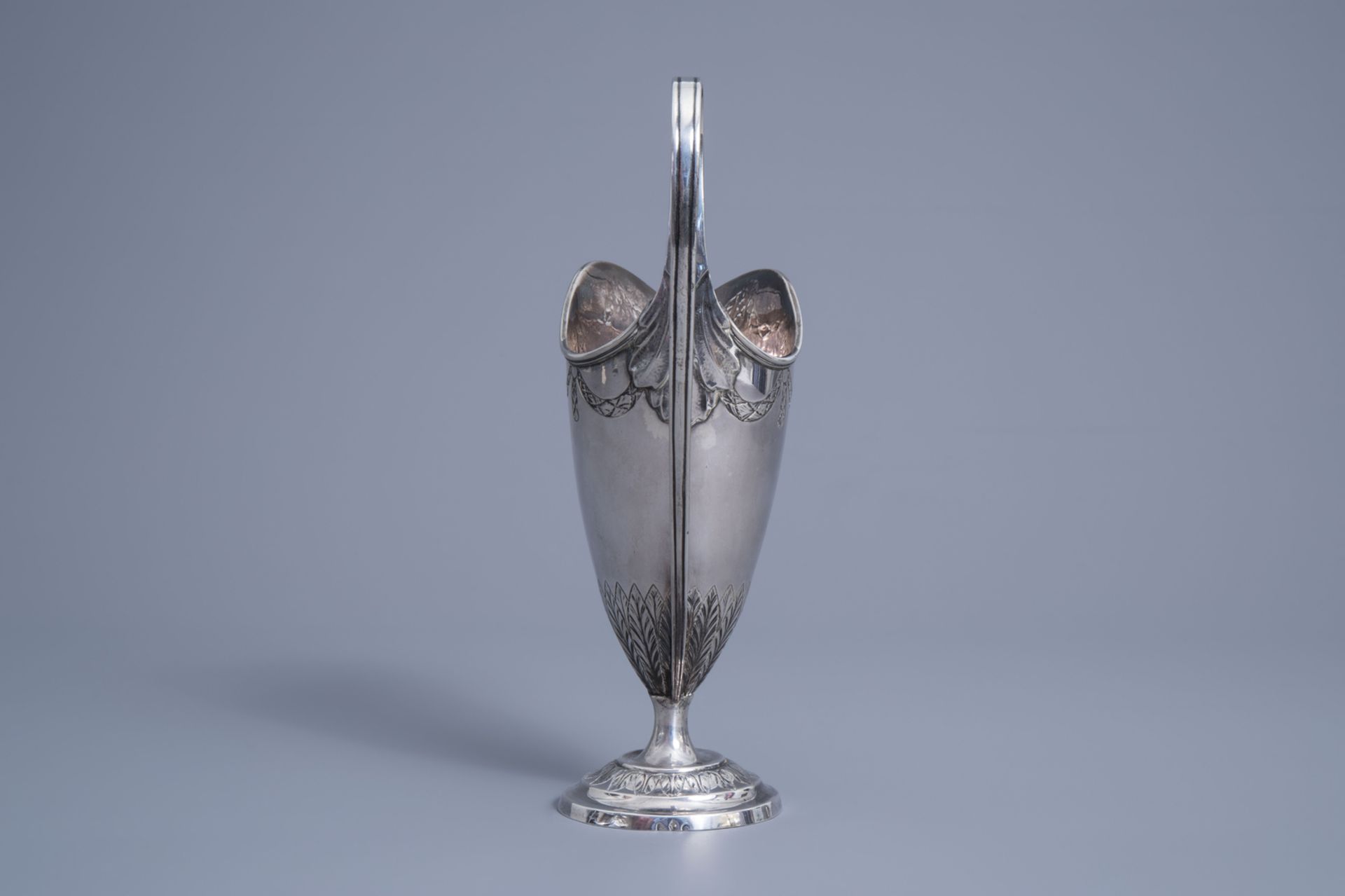 A French Neoclassic silver jug, maker's mark V with a flower, 18th/19th C. - Image 3 of 8