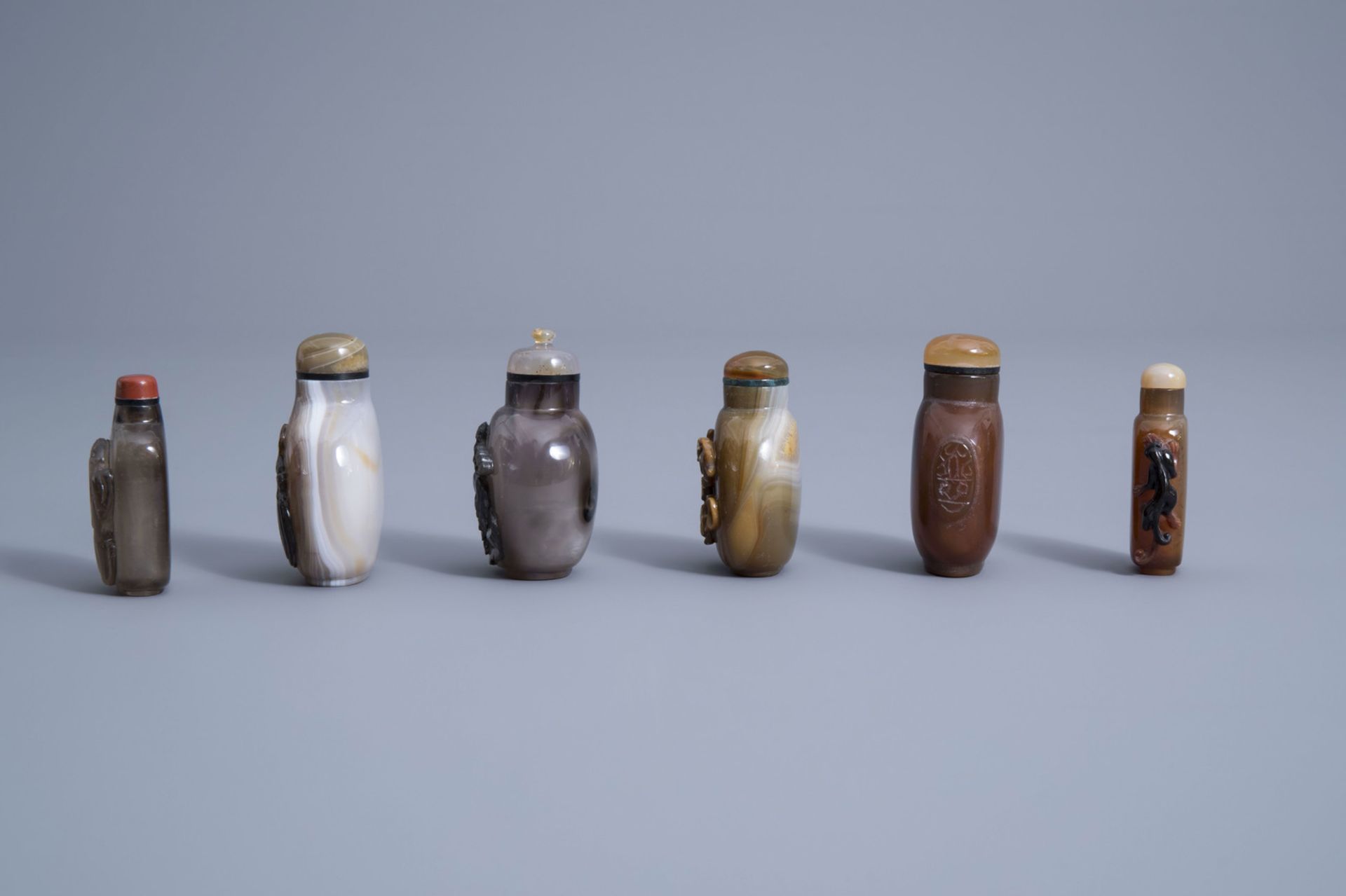 Twelve Chinese agate snuff bottles, 19th/20th C. - Image 12 of 14